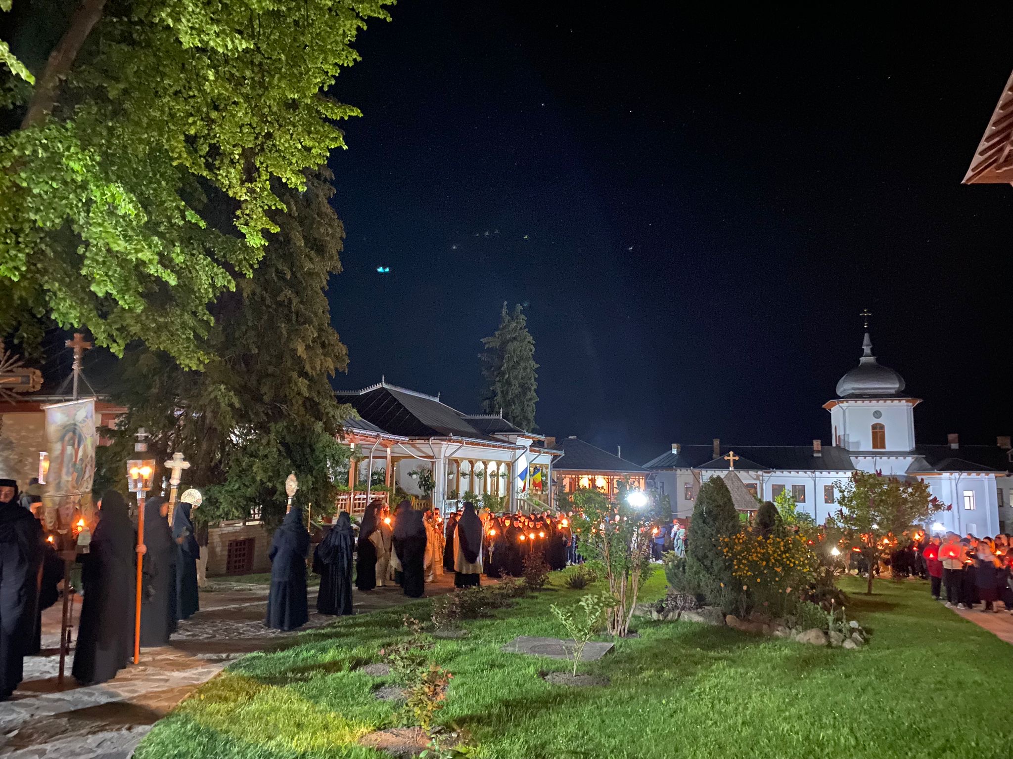 Slăvitul Praznic al Învierii Domnului Hristos la Mănăstirea Văratec