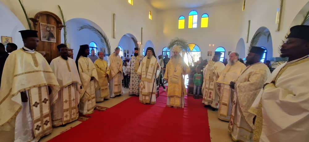 Sfânta Liturghie la biserica cu hramul „Sfântul Gheorghe” din Kidamali IPS Teofan în Tanzania (mai, 2024)
