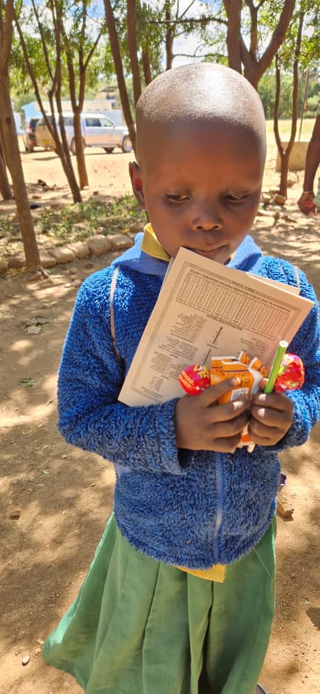 Delegația Arhiepiscopiei Iașilor, în vizită la Școala Primară din Ipwasi