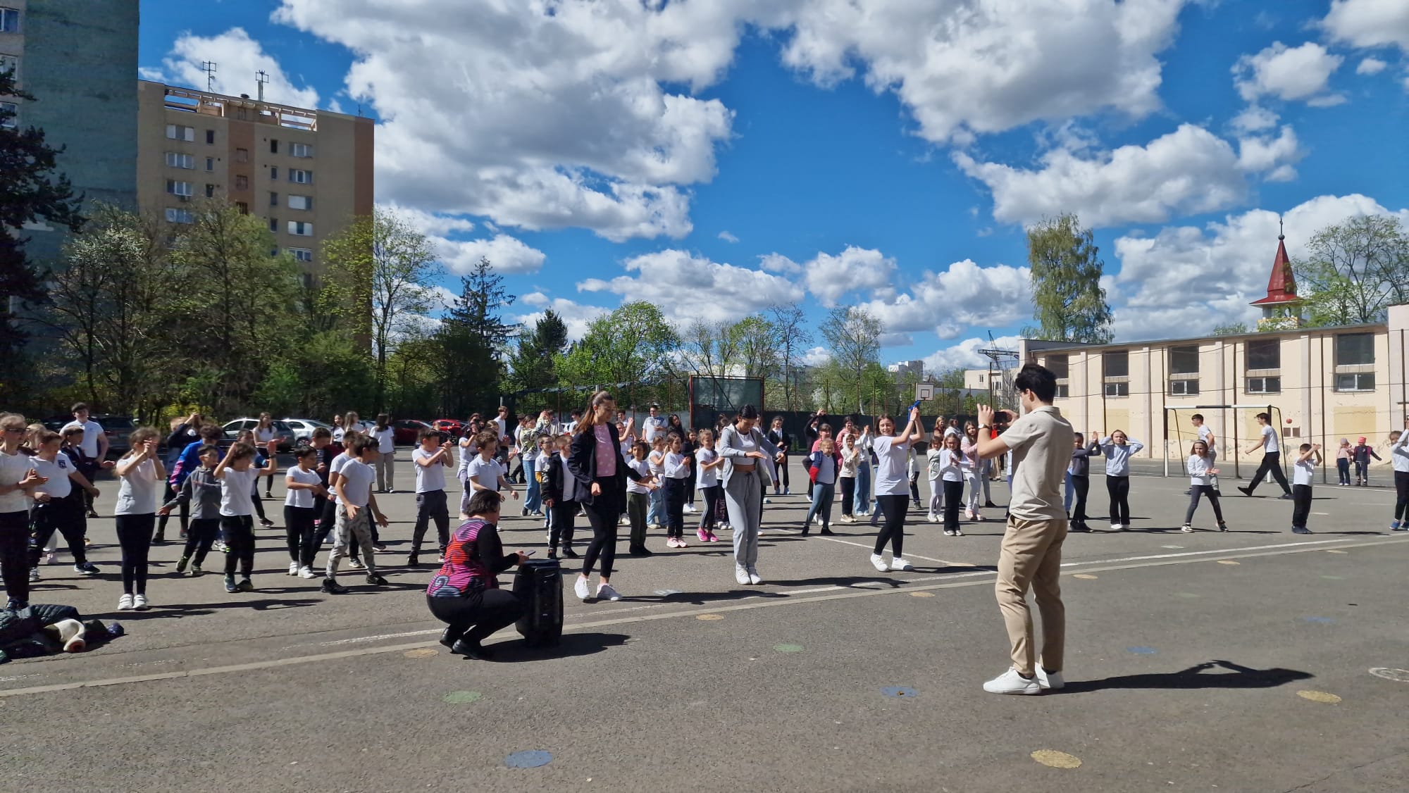 „FII LÂNGĂ MINE!” | Proiect antiadicții în rândul adolescenților