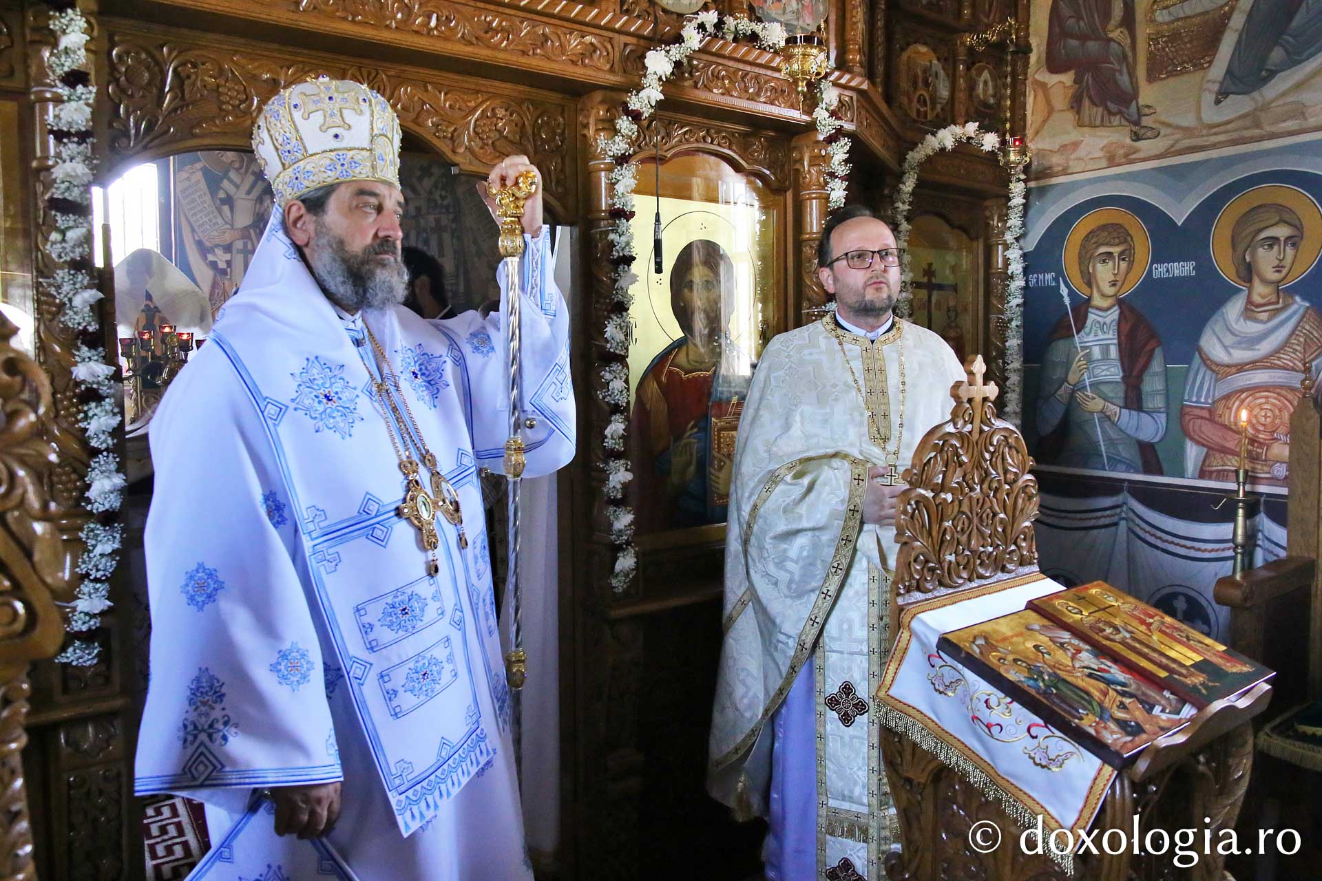 Hram și centenar | S-au împlinit 100 de ani de la sfințirea lăcașului de cult din Bogonos, închinat Sfinților Împărați Constantin și Elena