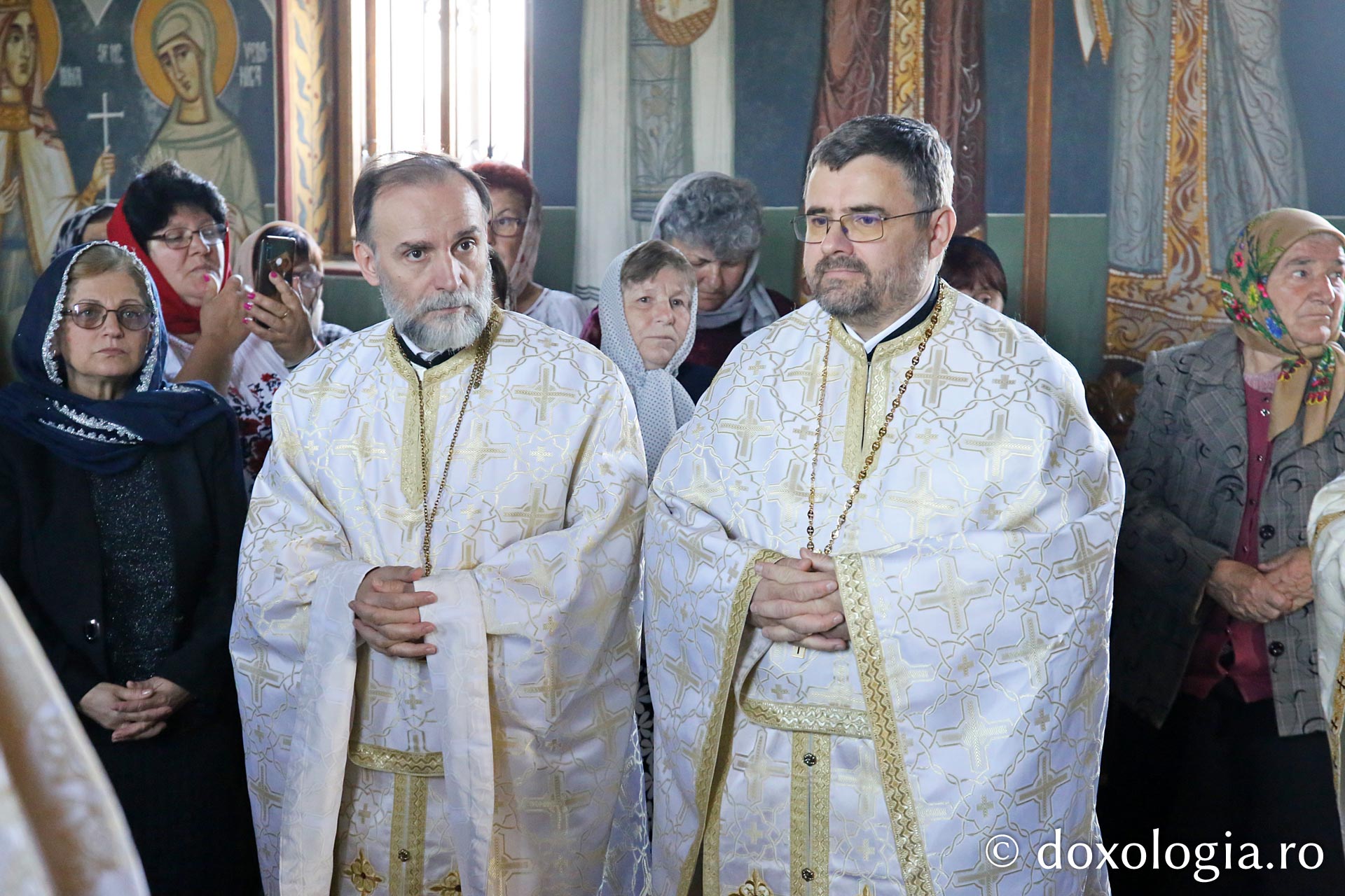 Hram și centenar | S-au împlinit 100 de ani de la sfințirea lăcașului de cult din Bogonos, închinat Sfinților Împărați Constantin și Elena