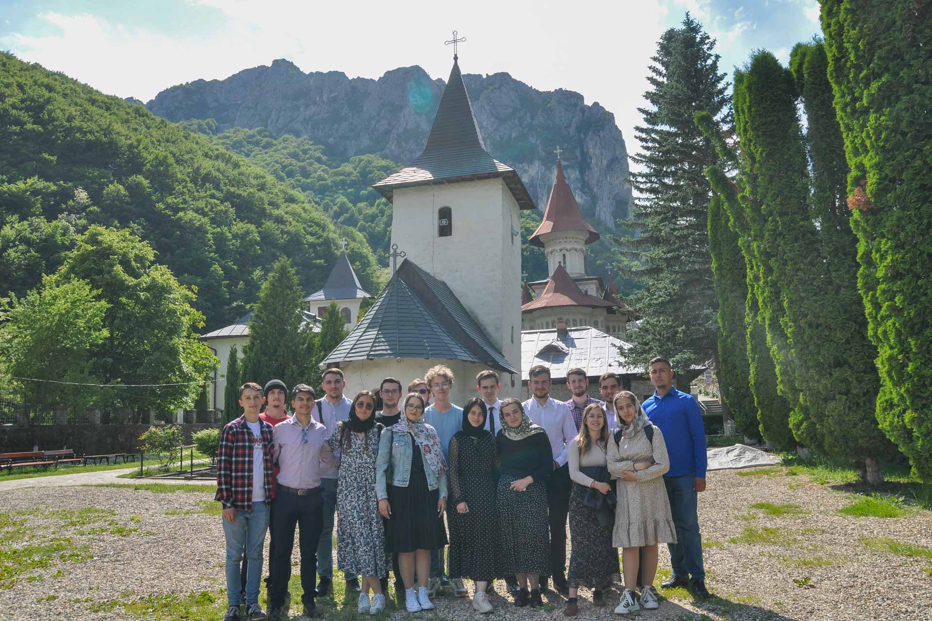 Schimb de experiență între voluntarii ASCOR din Iași și Alba Iulia, organizat în Cetatea Marii Uniri Schimb de experiență între voluntarii ASCOR din Iași și Alba Iulia, organizat în Cetatea Marii Uniri