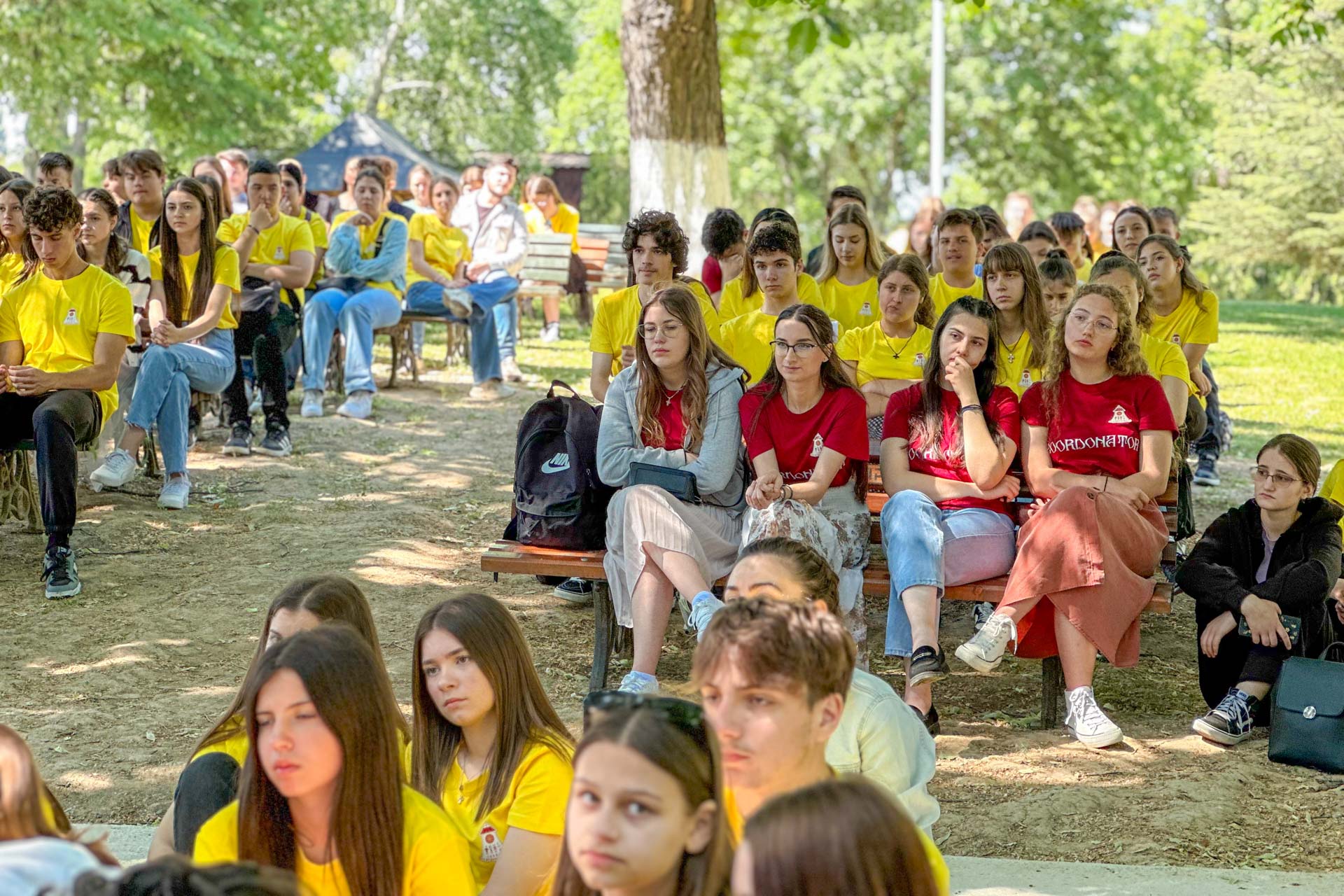 Seminar pentru voluntarii taberei din Pridvorul Satului, la Mănăstirea Bucium Seminar pentru voluntarii taberei din Pridvorul Satului, la Mănăstirea Bucium