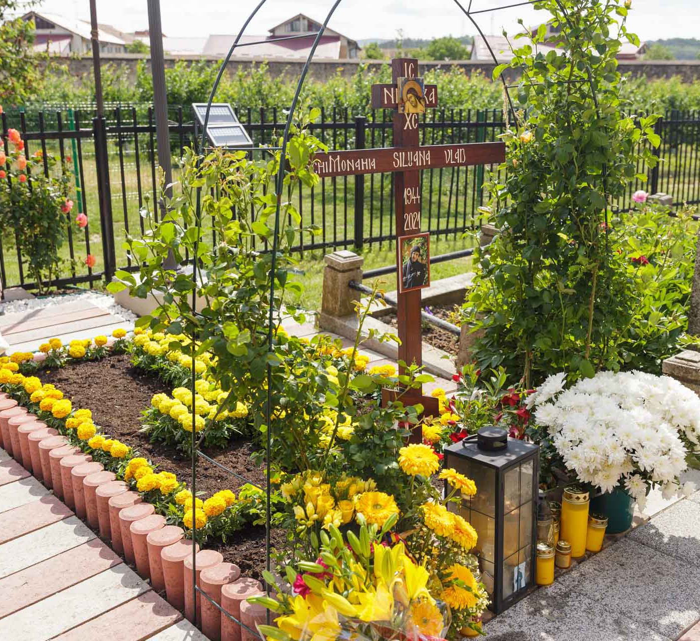 Mormântul Maicii Siluana Vlad