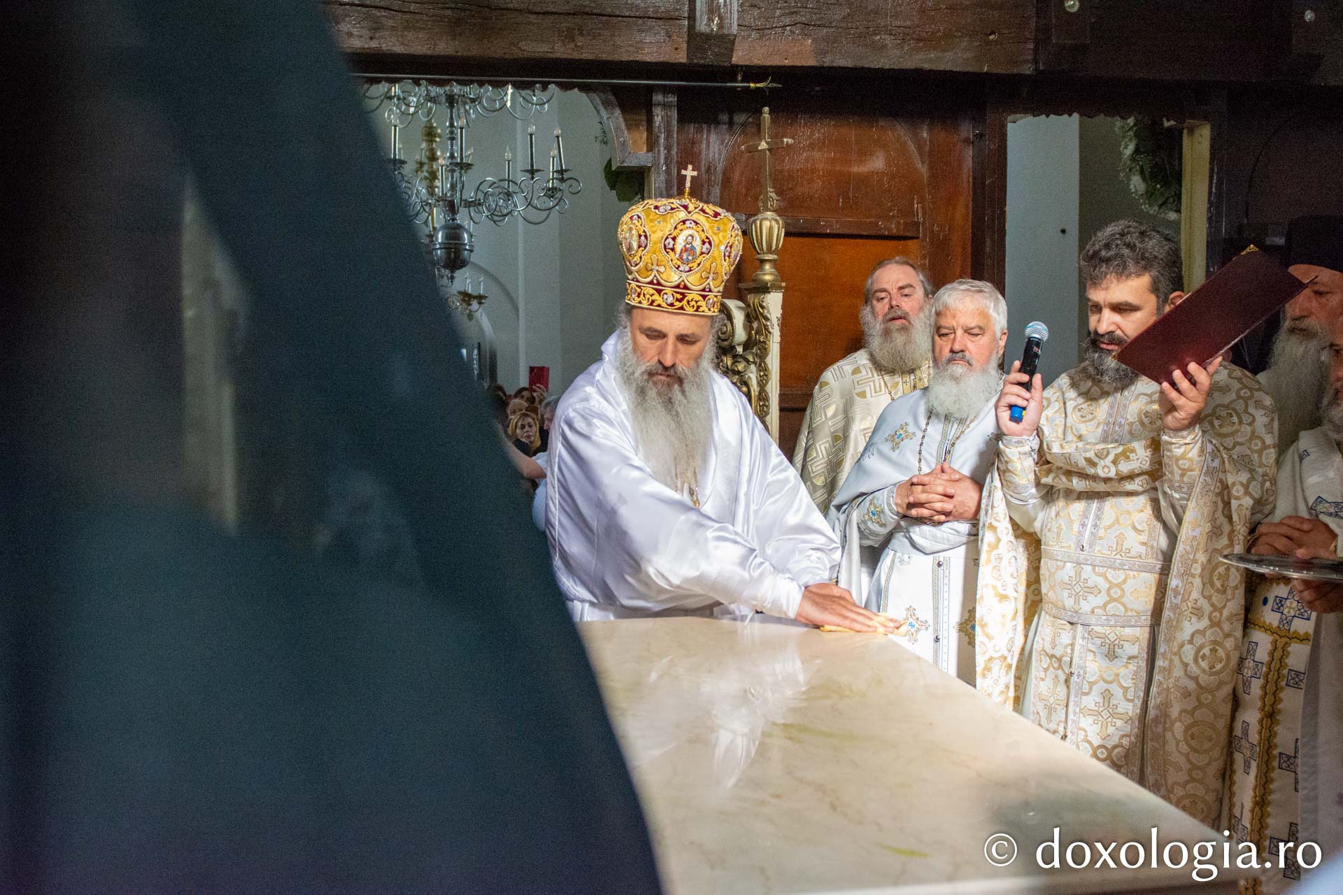 Biserica Mănăstirii Bârnova a primit haina cea nouă a sfințirii