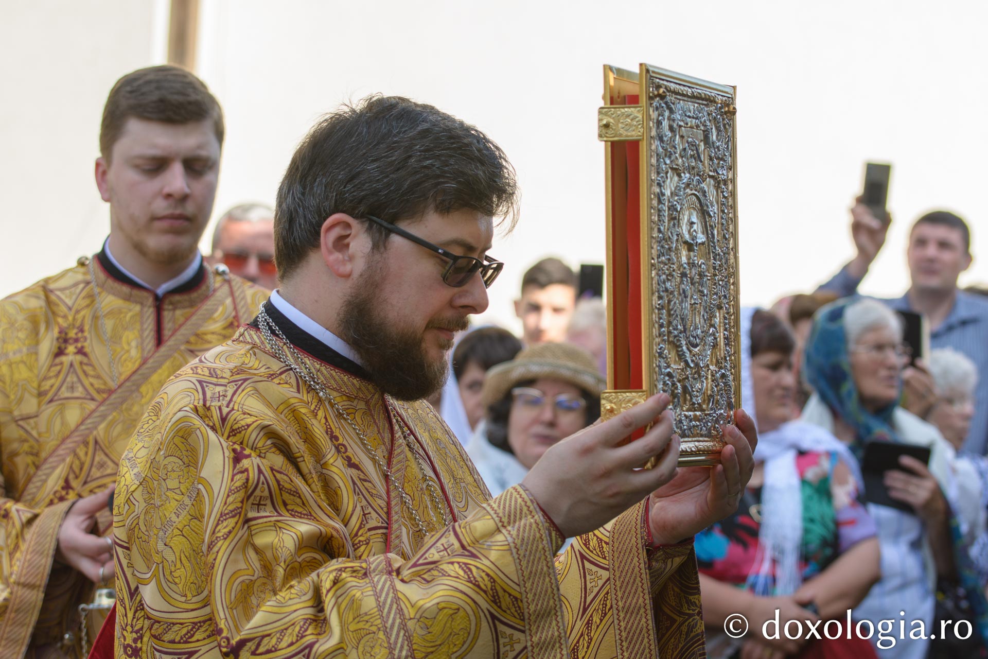 Biserica Mănăstirii Bârnova a primit haina cea nouă a sfințirii