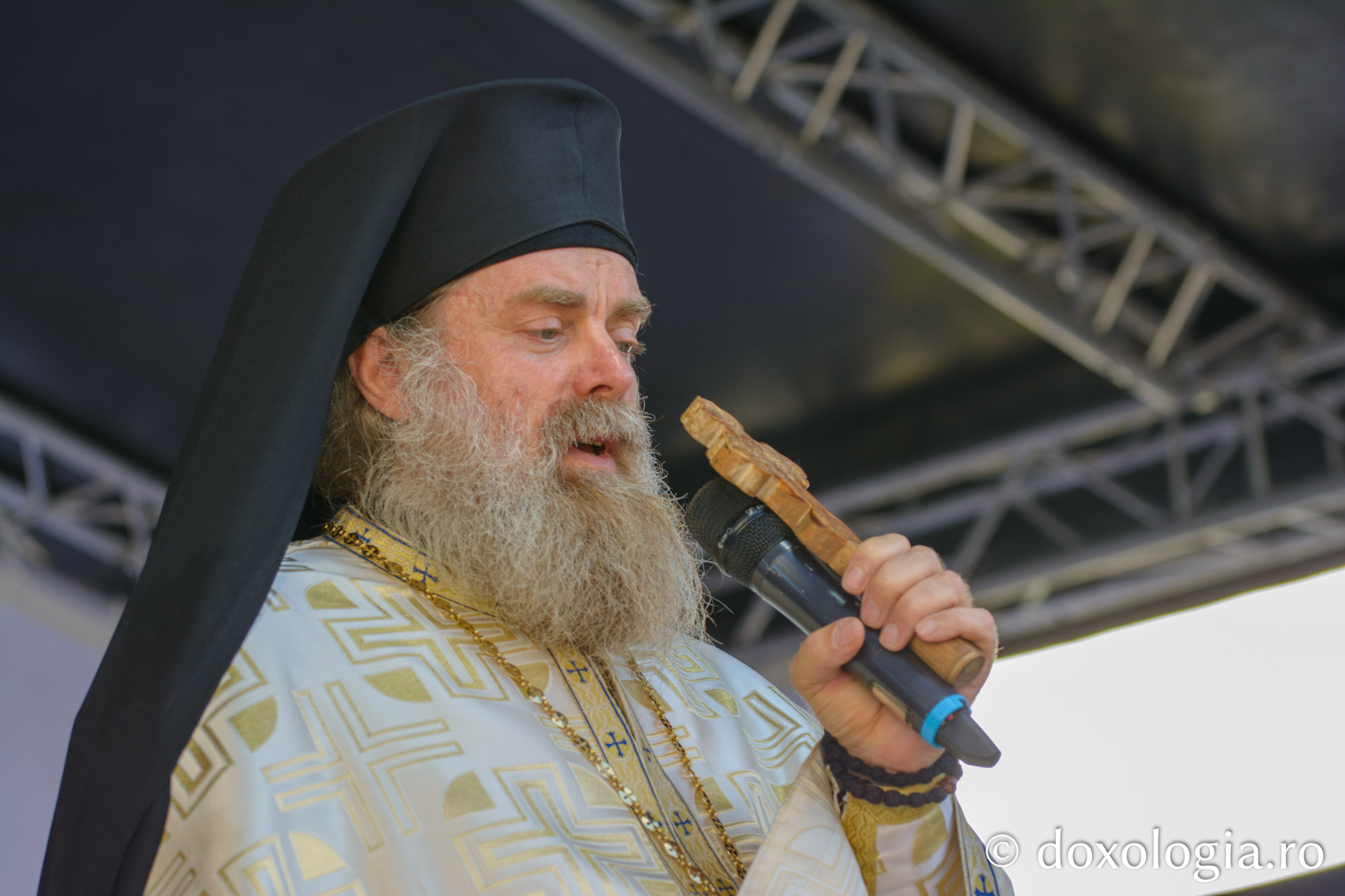 Biserica Mănăstirii Bârnova a primit haina cea nouă a sfințirii