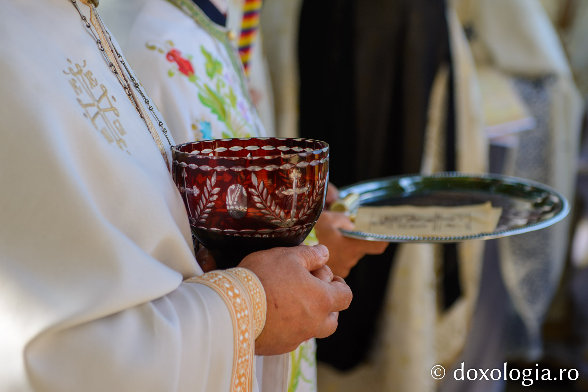 Biserica Mănăstirii Bârnova a primit haina cea nouă a sfințirii