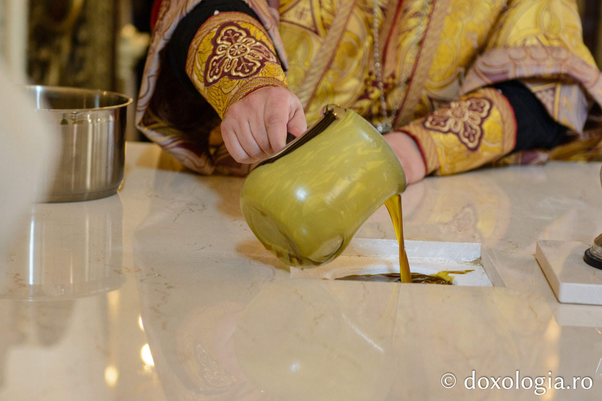 Biserica Mănăstirii Bârnova a primit haina cea nouă a sfințirii