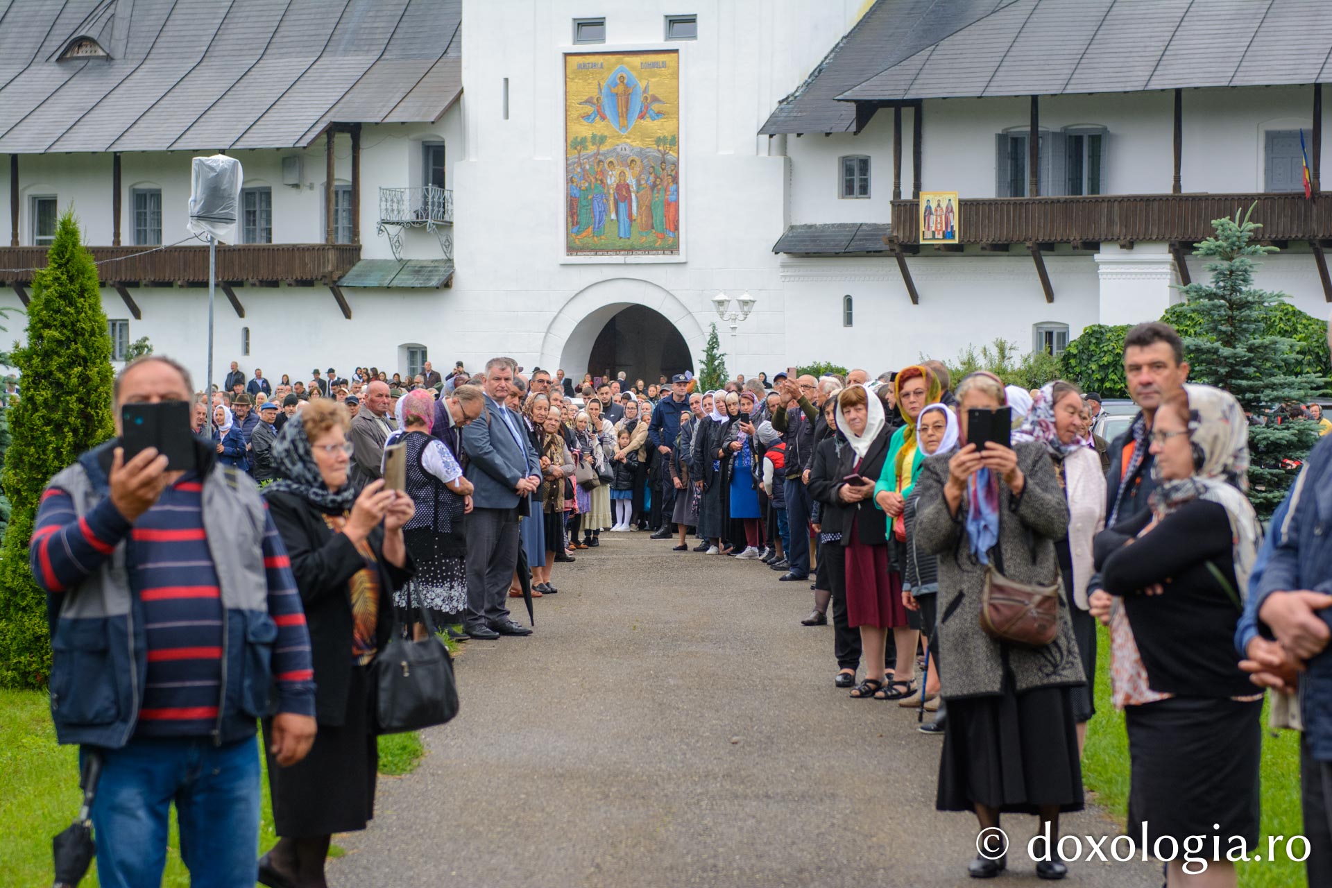 Sărbătoarea Înălțării Domnului, hramul Mănăstirii Neamț / Foto: Mihail Vrăjitoru Sărbătoarea Înălțării Domnului, hramul Mănăstirii Neamț