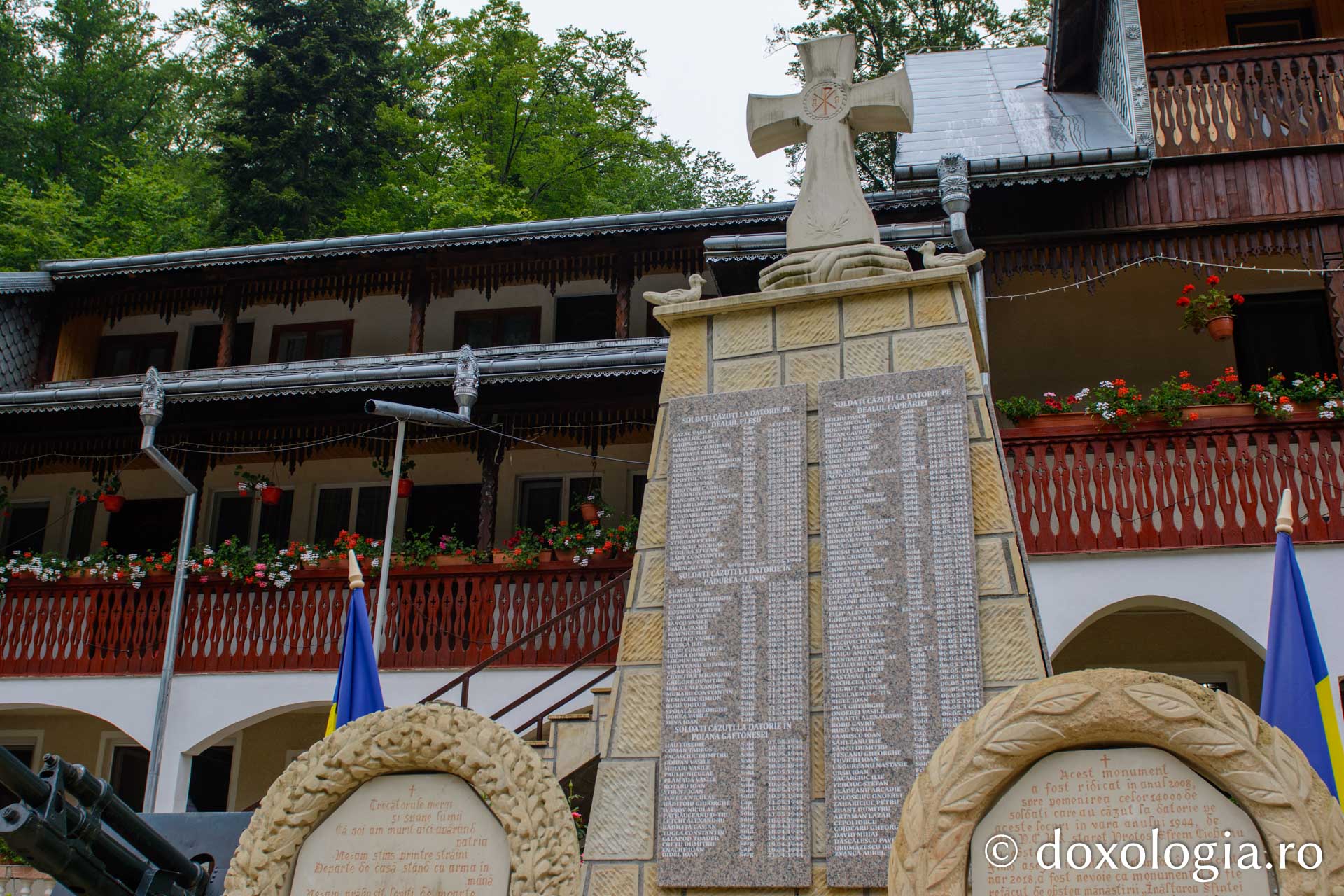 Zi de recunoștință pentru ostașii neamului, la „Mănăstirea Eroilor”: A fost inaugurat un muzeu memorial la Brusturi