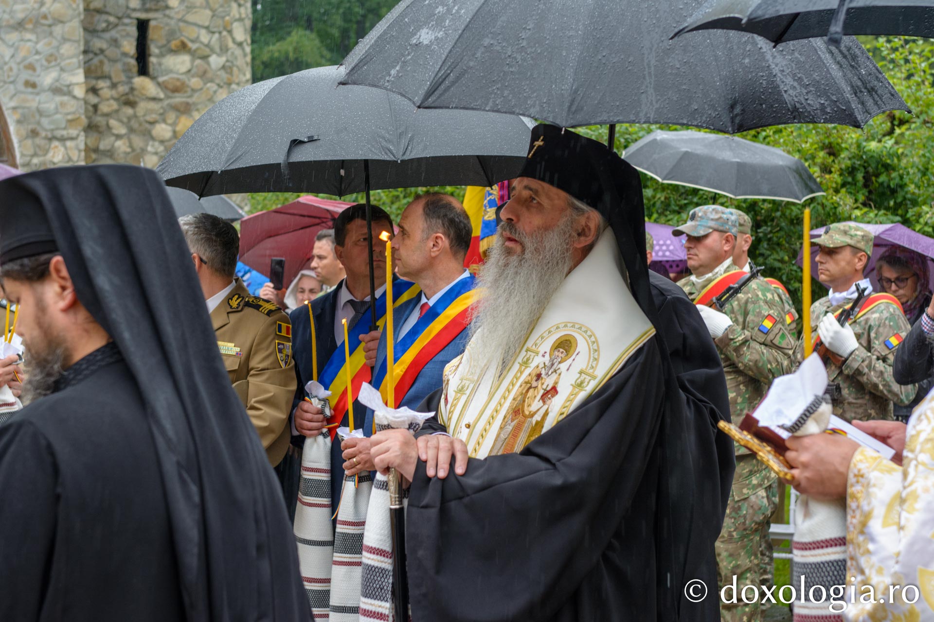 Zi de recunoștință pentru ostașii neamului, la „Mănăstirea Eroilor”: A fost inaugurat un muzeu memorial la Brusturi