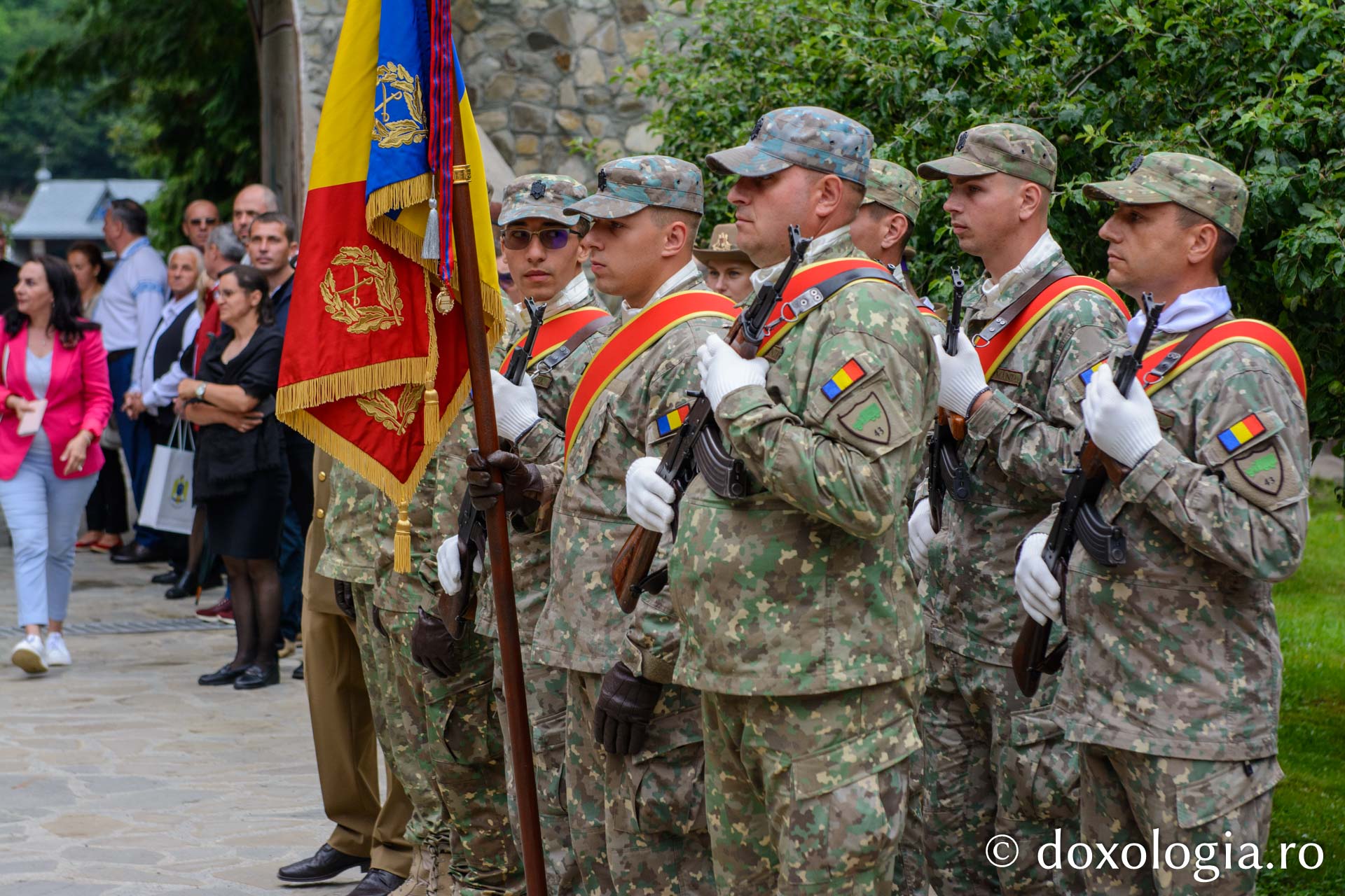 Zi de recunoștință pentru ostașii neamului, la „Mănăstirea Eroilor”: A fost inaugurat un muzeu memorial la Brusturi