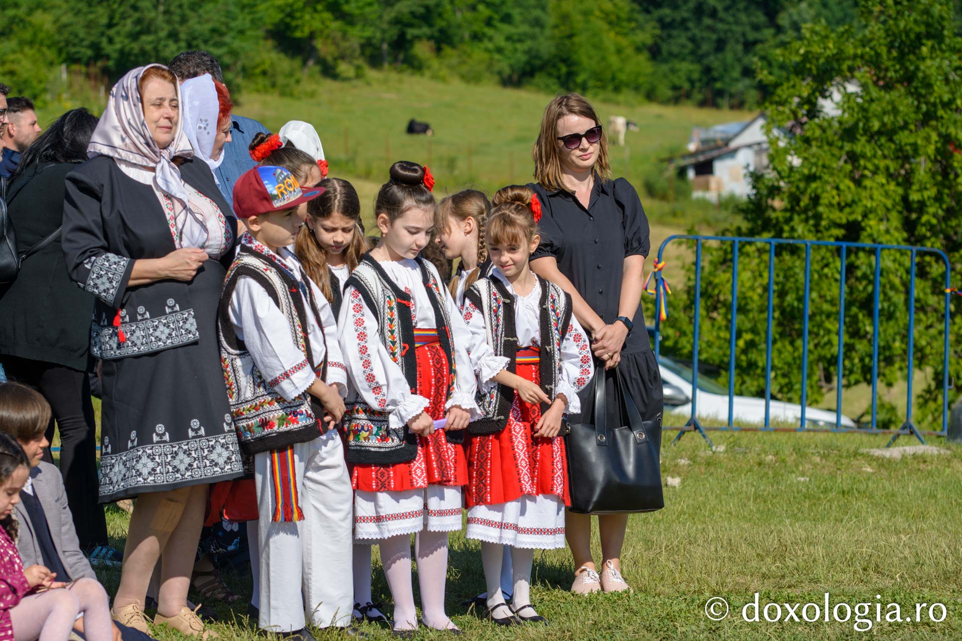 Paraclisul Mănăstirii Blaga, sfințit de IPS Teofan / Foto: Mihail Vrăjitoru sfințirea Paraclisului Mănăstirii Blaga