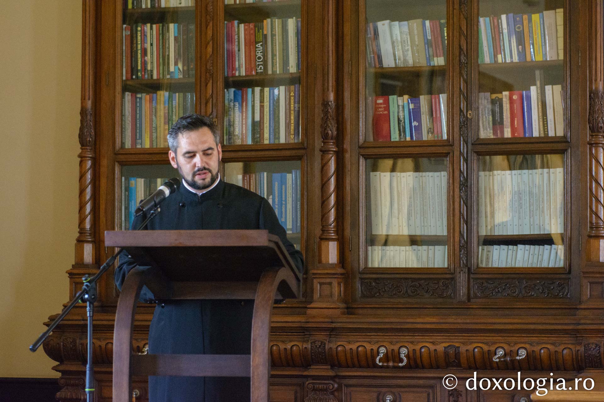 Premii pentru olimpicii la disciplinele de specialitate din cadrul Seminariilor Teologice și vocaționale