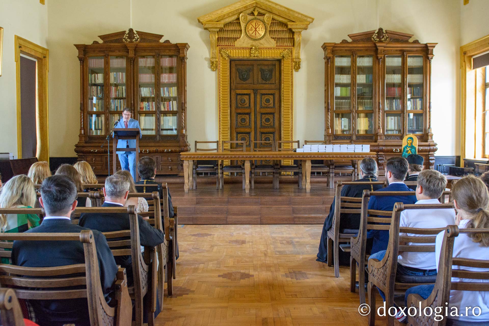 Premii pentru olimpicii la disciplinele de specialitate din cadrul Seminariilor Teologice și vocaționale