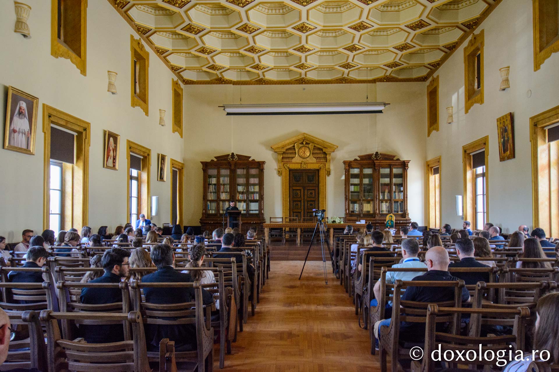 Premii pentru olimpicii la disciplinele de specialitate din cadrul Seminariilor Teologice și vocaționale