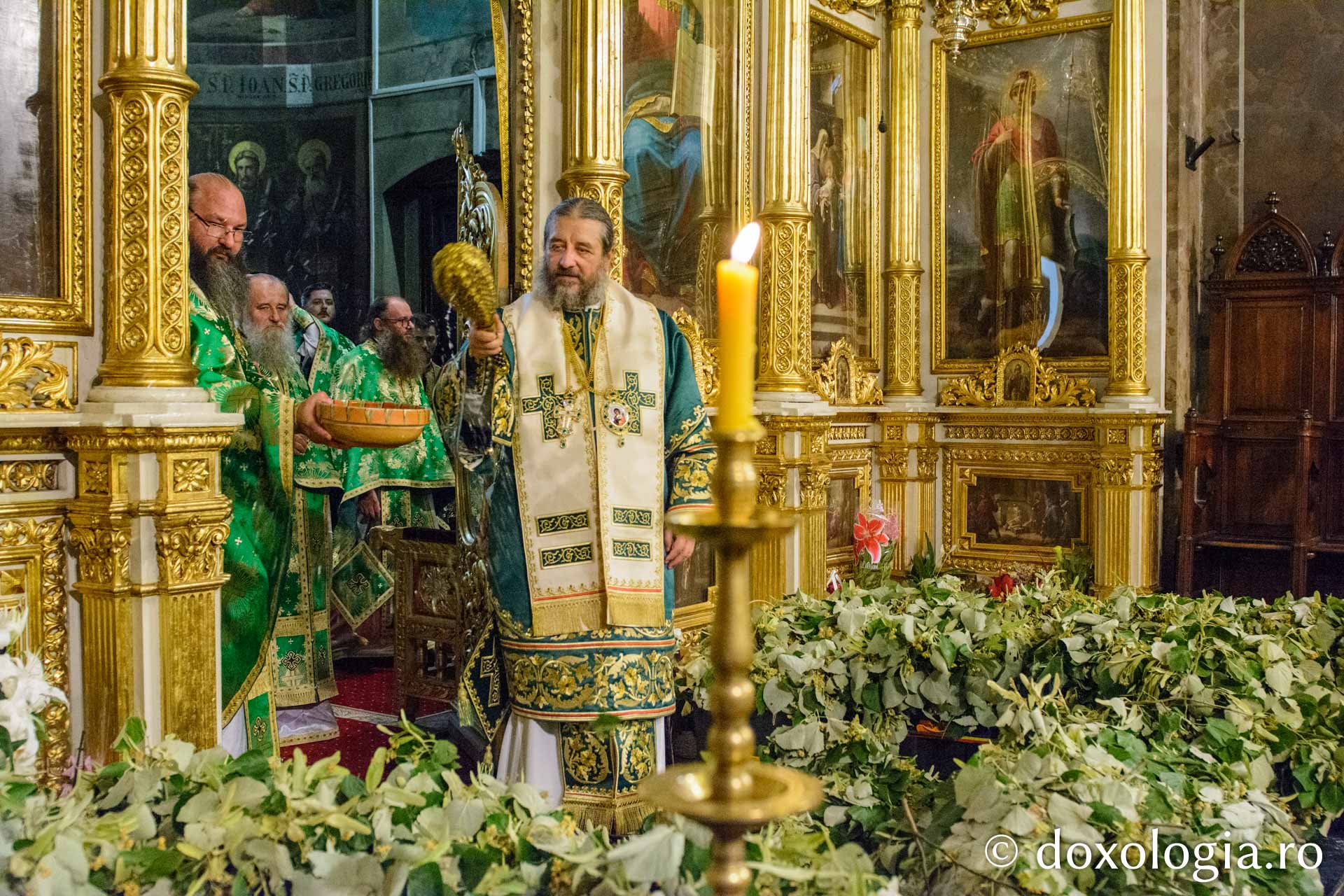 Praznicul Cincizecimii, la Catedrala Mitropolitană din Iași