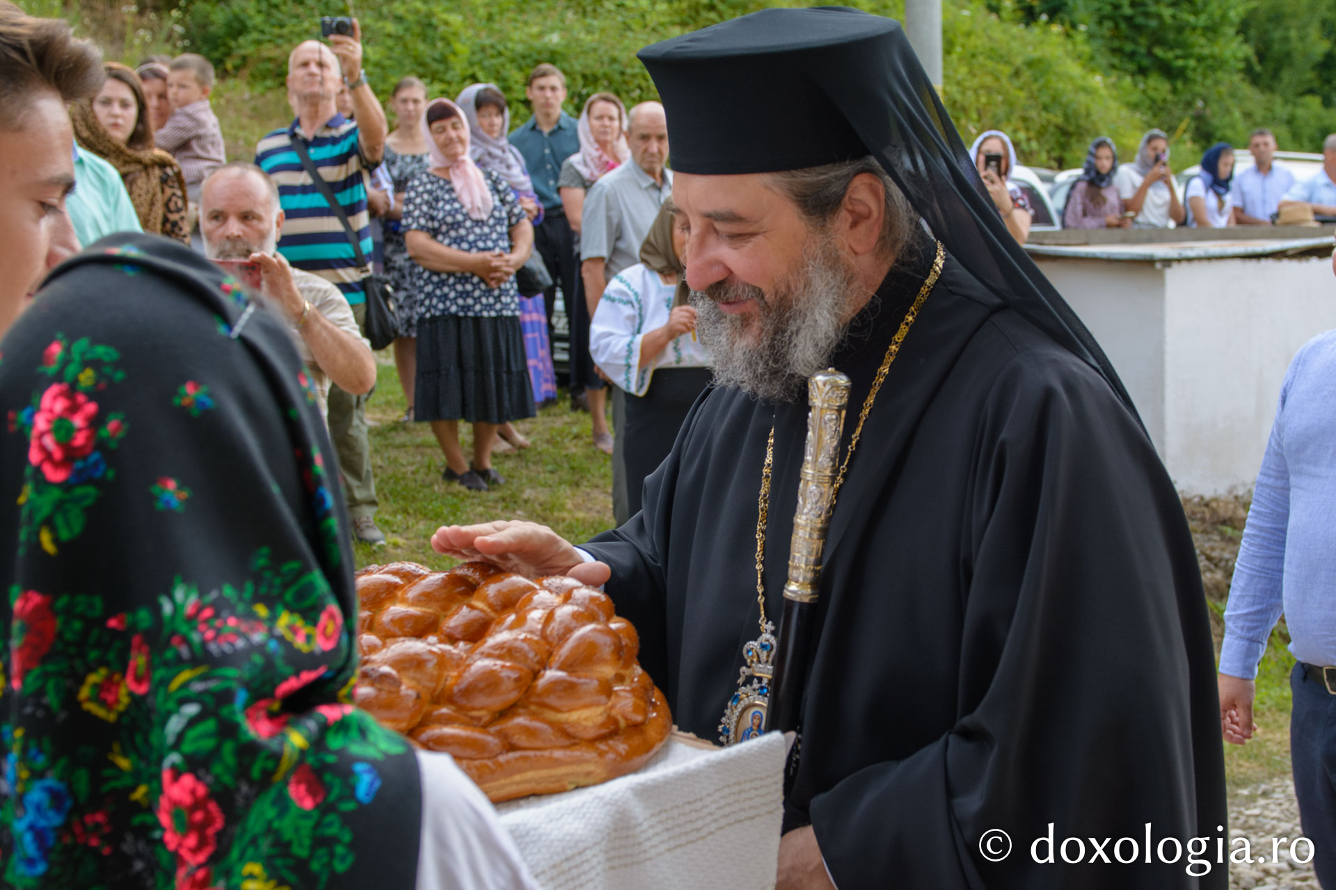 Binecuvântare arhierească la hramul Mănăstirii Lacuri - Hârlău