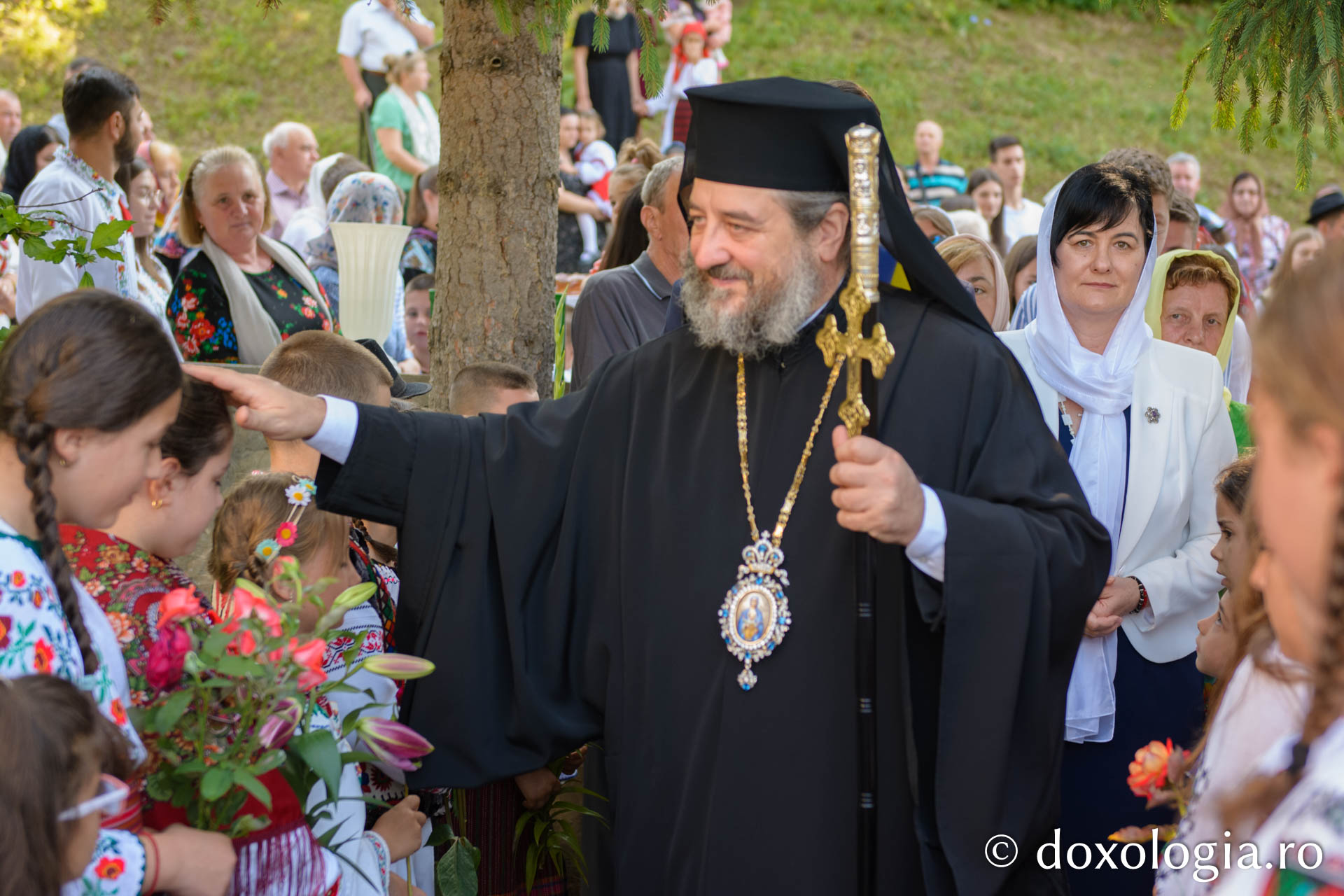 Binecuvântare arhierească la hramul Mănăstirii Lacuri - Hârlău