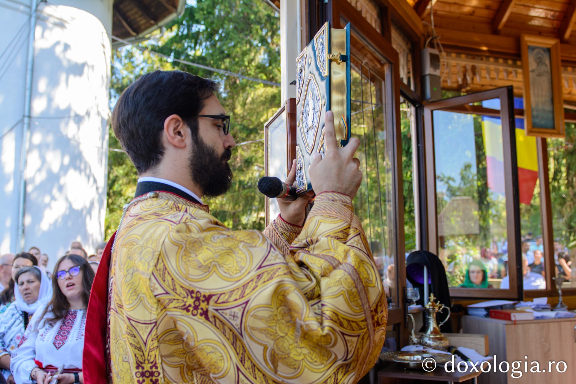 Binecuvântare arhierească la hramul Mănăstirii Lacuri - Hârlău