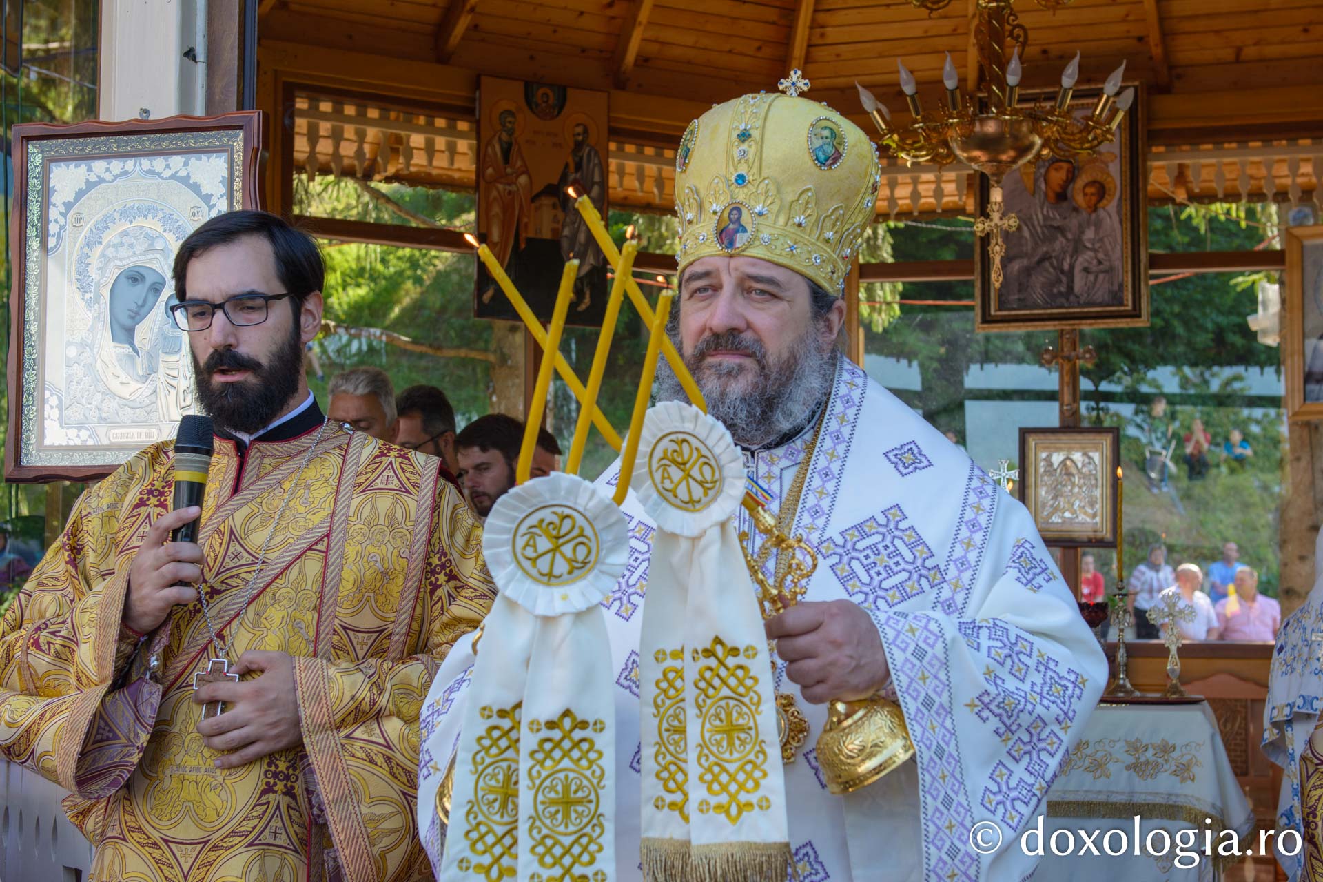 Binecuvântare arhierească la hramul Mănăstirii Lacuri - Hârlău