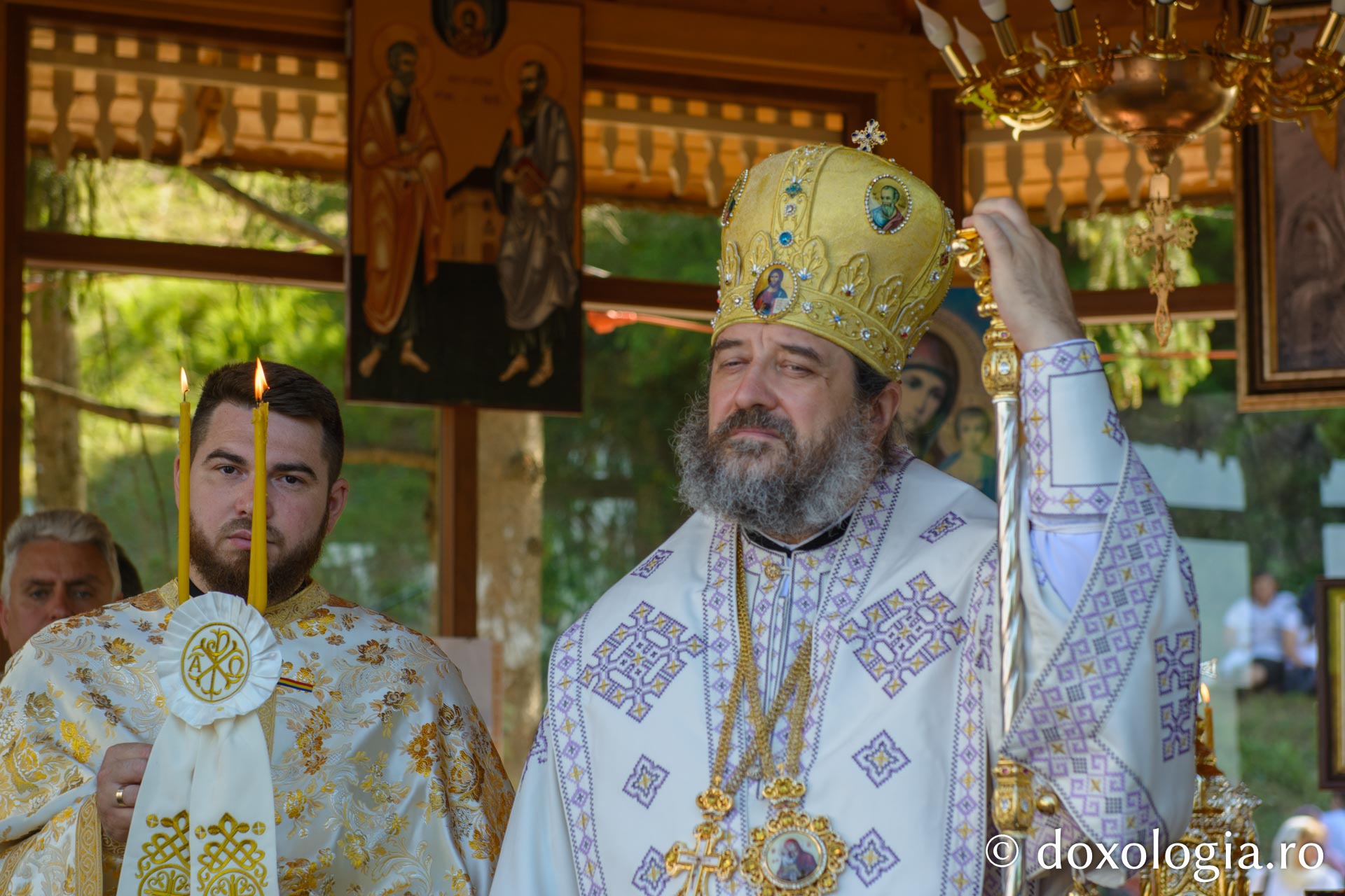 Binecuvântare arhierească la hramul Mănăstirii Lacuri - Hârlău