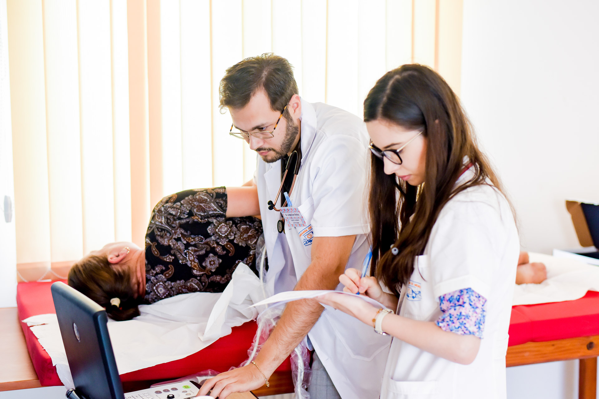 Analize și consultații medicale gratuite pentru 80 de persoane în Parohia Rediu – Răuseni