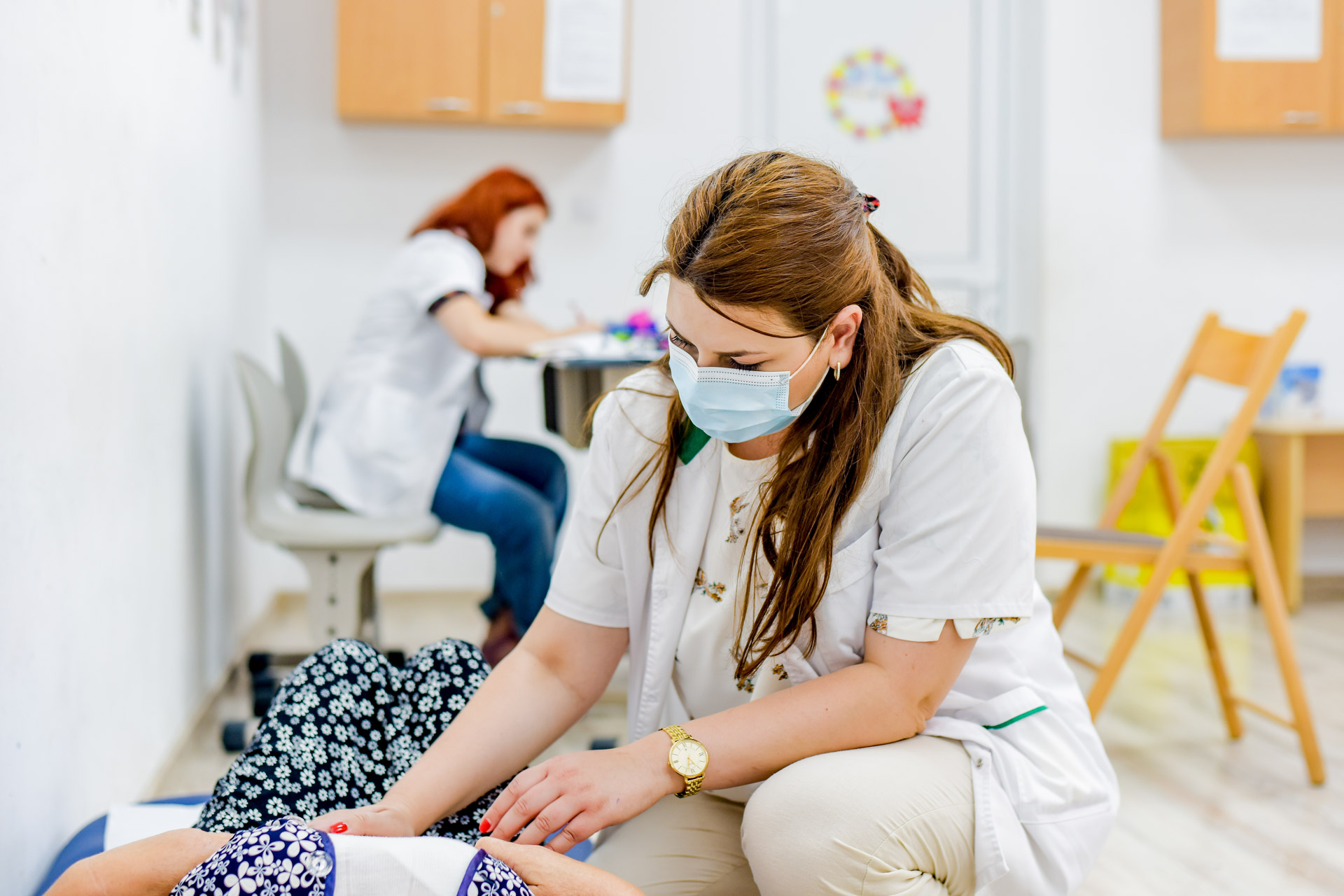 Analize și consultații medicale gratuite pentru 80 de persoane în Parohia Rediu – Răuseni