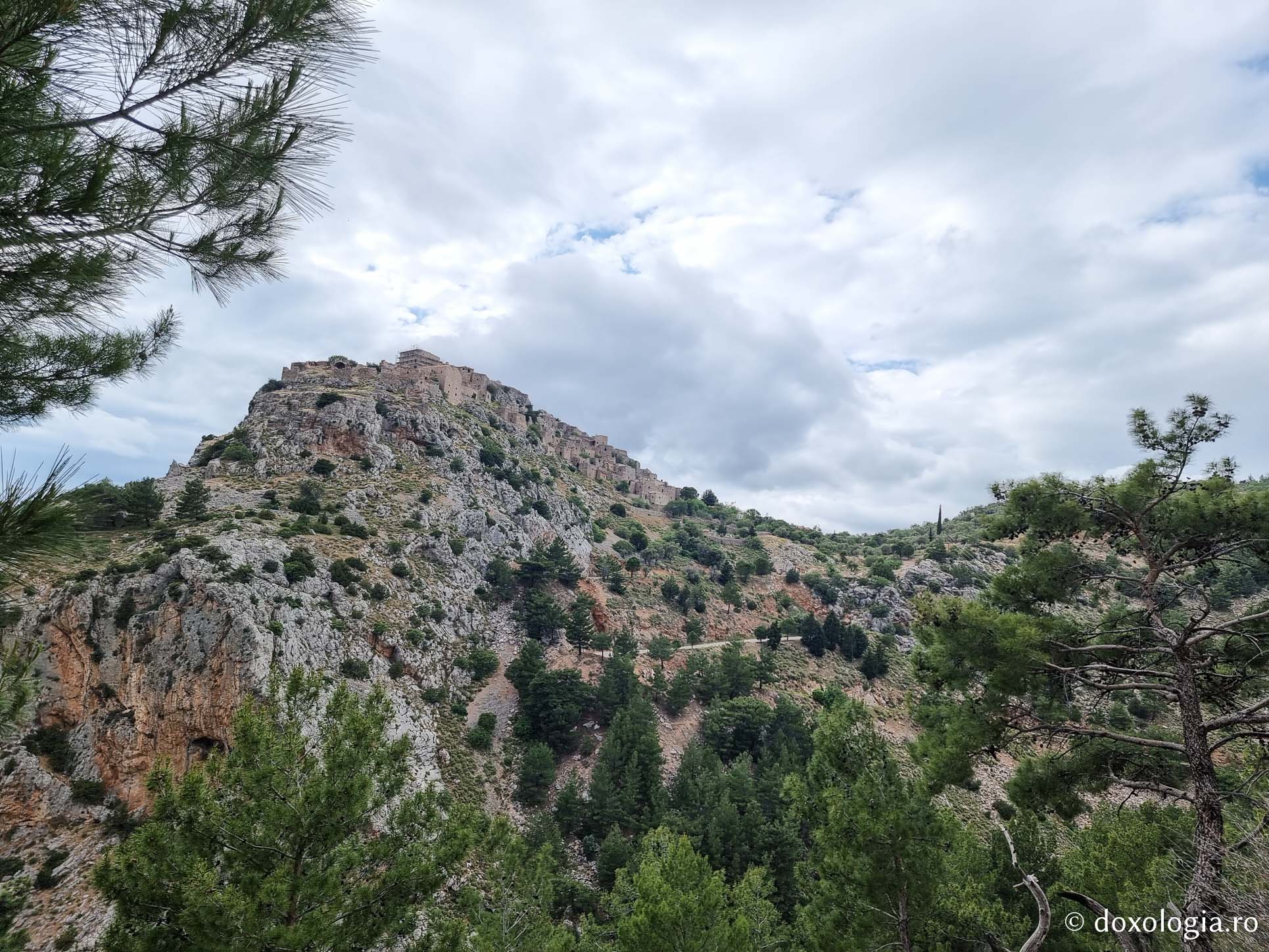 Anavatos – localitatea bizantină din Insula Chios abandonată în urma masacrului din 1822