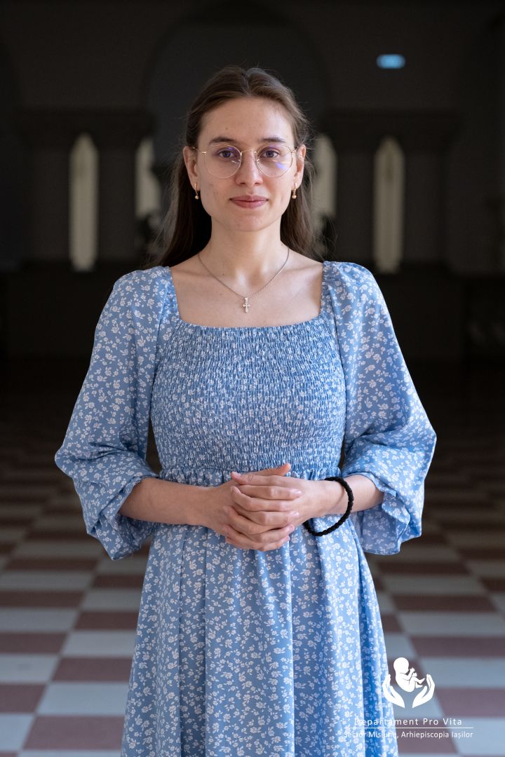 ECATERINA, 1 DIN CEI 100 EXCEPȚIONALI. Studiază Teologia, pictează icoane din dragostea izvorâtă acasă, în familia cu 7 copii