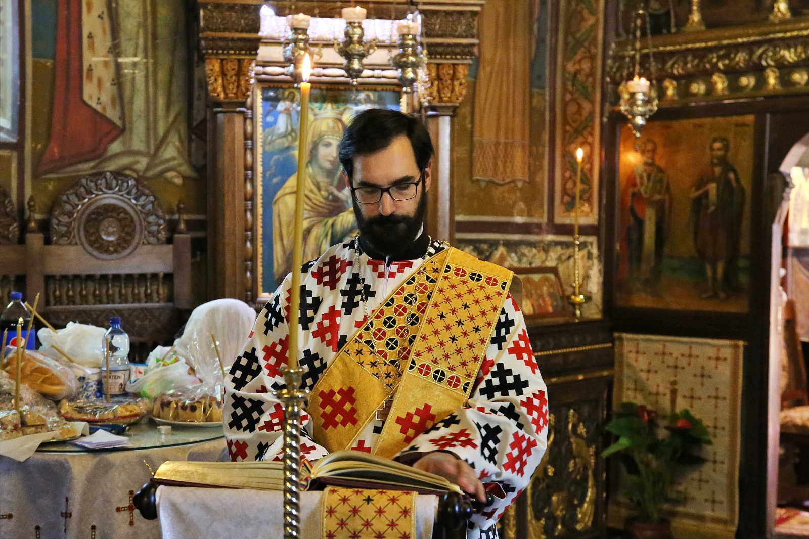 diacon citind evanghelia