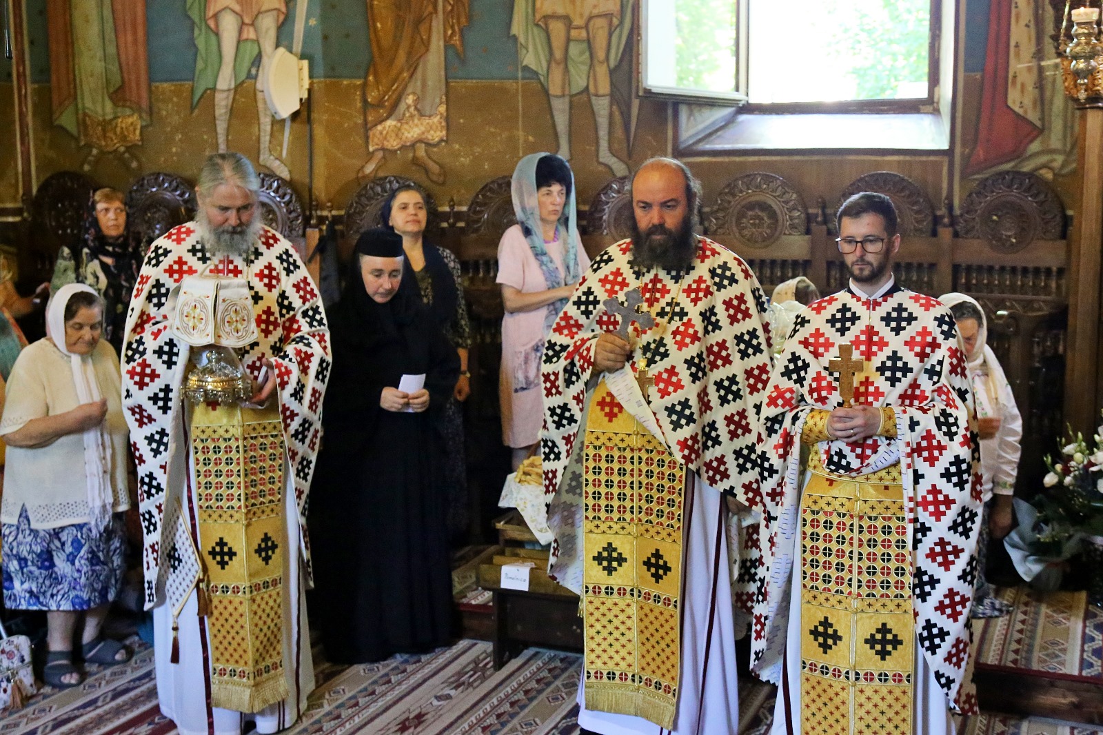 Duminica Tuturor Sfinților la Mănăstirea Copou: „Să le cerem rugăciunea sfinților și să fim hotărâți să-i urmăm”