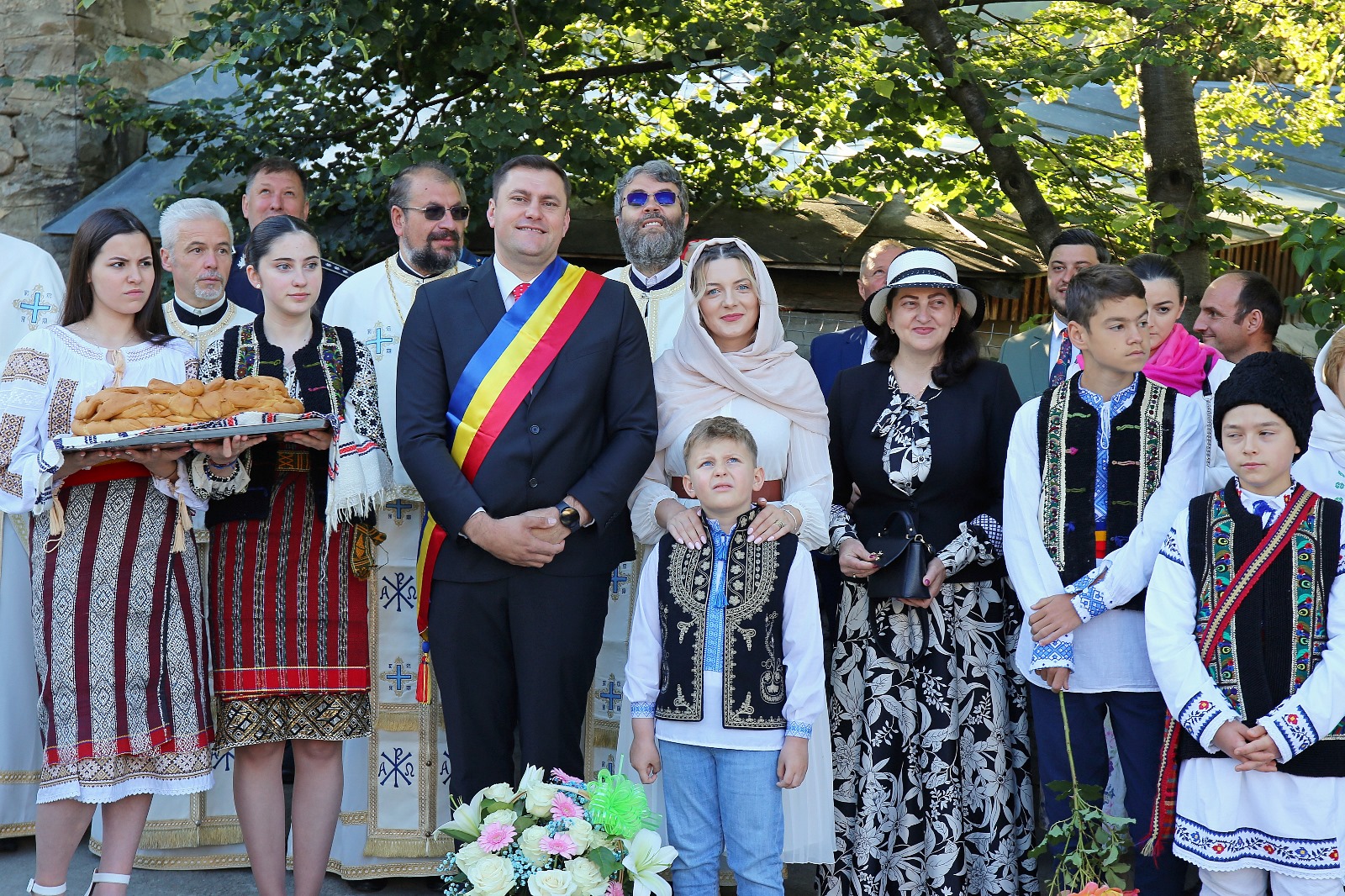 Trei personalități nemțene au fost evocate la Farcașa: IPS Teofan, prezent la dezvelirea busturilor părintelui Petroniu Tănase, scriitorului Ion Creangă și generalului Gheorghe Manoliu