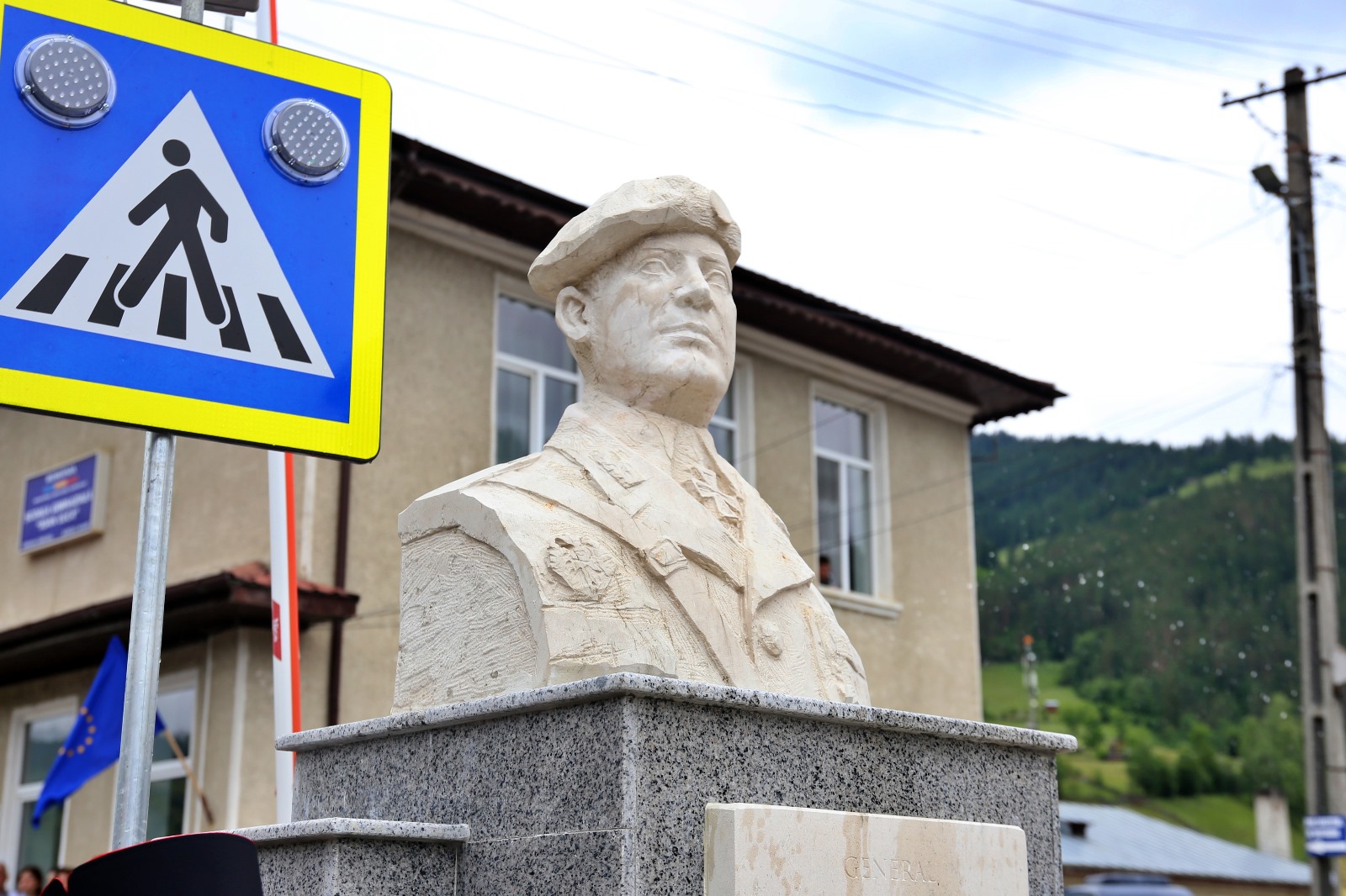 Trei personalități nemțene au fost evocate la Farcașa: IPS Teofan, prezent la dezvelirea busturilor părintelui Petroniu Tănase, scriitorului Ion Creangă și generalului Gheorghe Manoliu