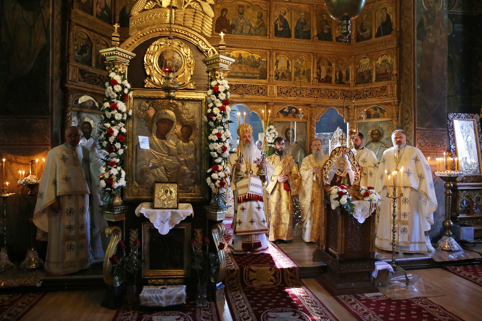 Trei personalități nemțene au fost evocate la Farcașa: IPS Teofan, prezent la dezvelirea busturilor părintelui Petroniu Tănase, scriitorului Ion Creangă și generalului Gheorghe Manoliu