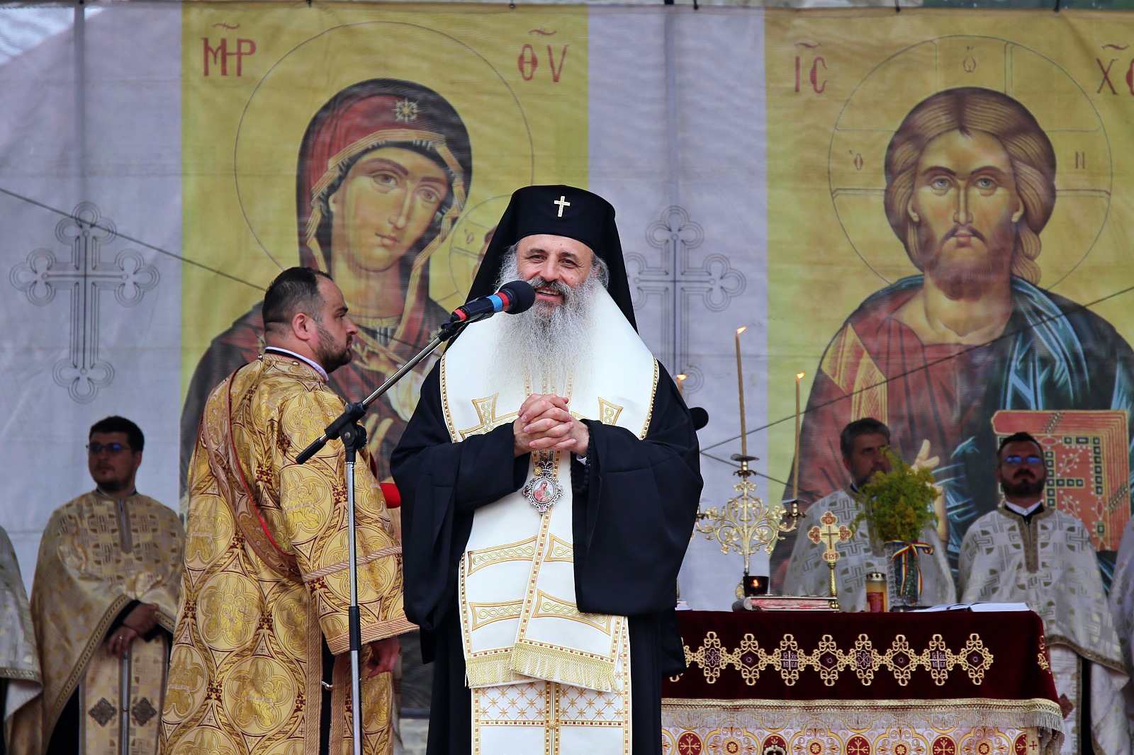 IPS Teofan, Înaltpreasfințitul Părinte Teofan,