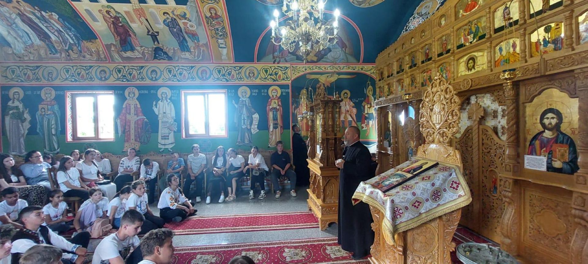 Tineri la Parohia Coasta Magurii