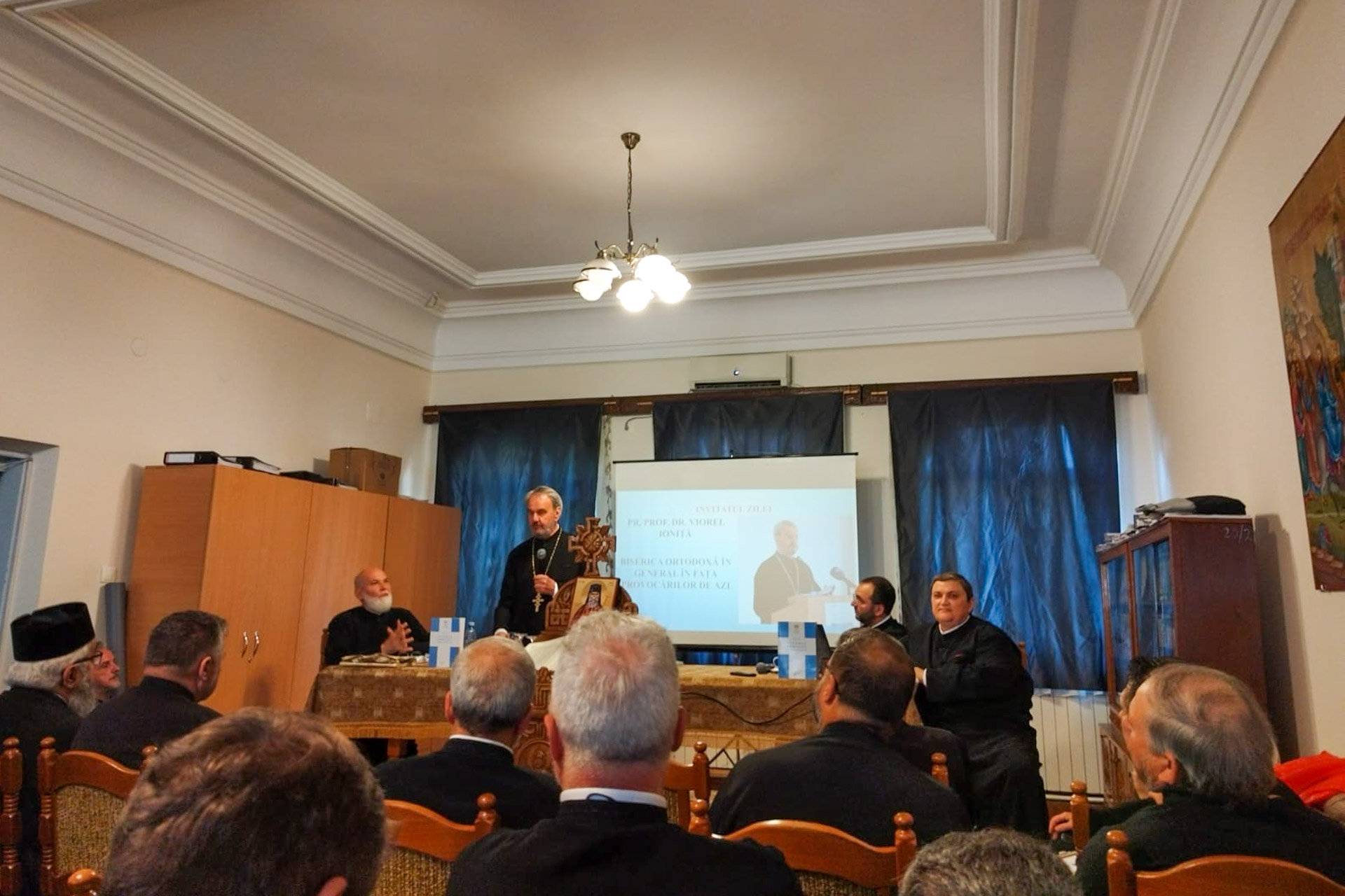 Părintele Profesor Viorel Ioniță a conferențiat la Piatra Neamț