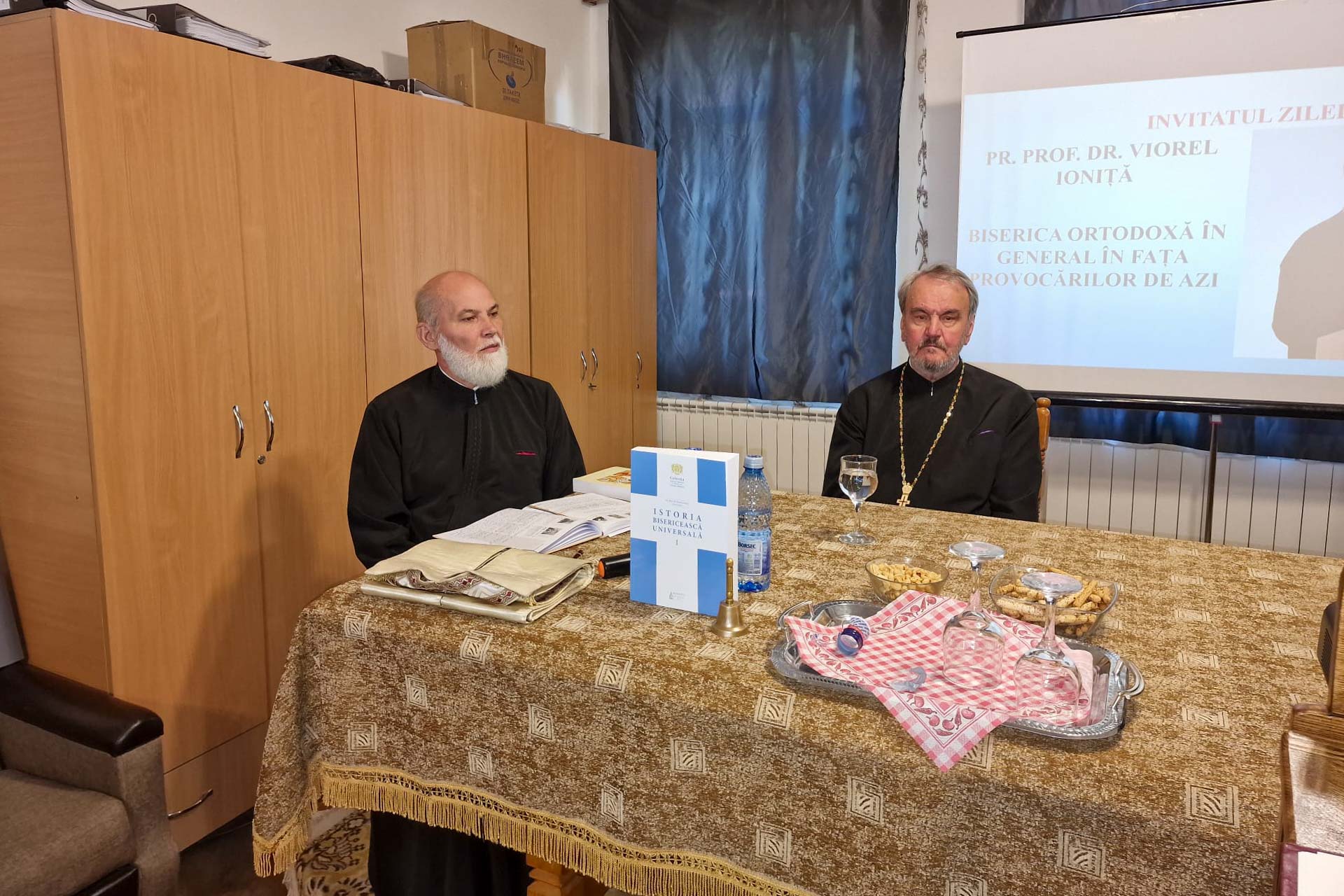 Părintele Profesor Viorel Ioniță a conferențiat la Piatra Neamț