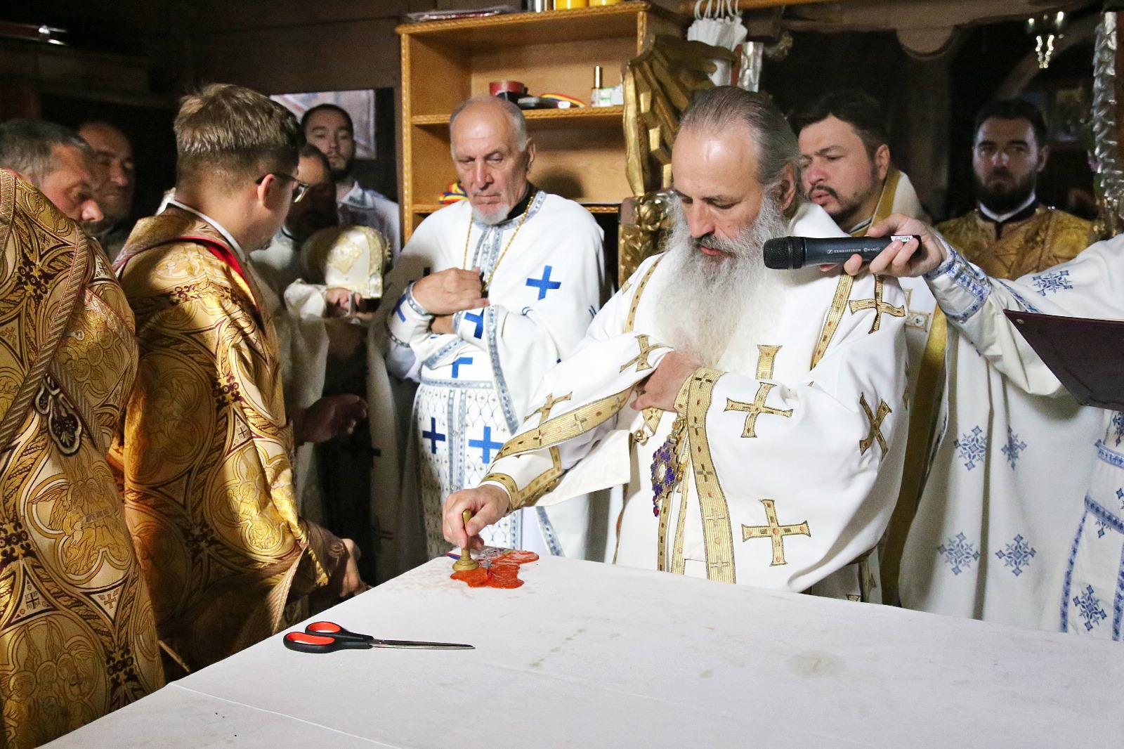 Biserica „Buna Vestire” din Piatra Neamț, resfințită de doi ierarhi. Sfântul lăcaș, monument istoric de la 1790
