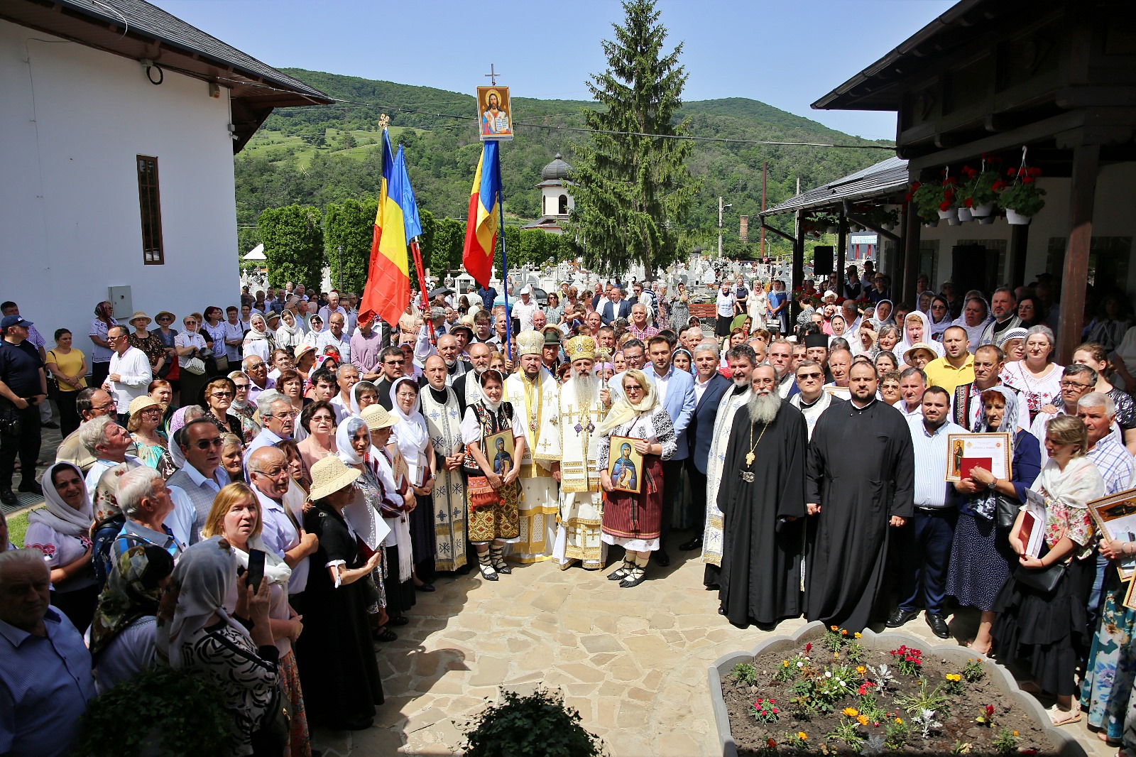 Biserica „Buna Vestire” din Piatra Neamț, resfințită de doi ierarhi. Sfântul lăcaș, monument istoric de la 1790