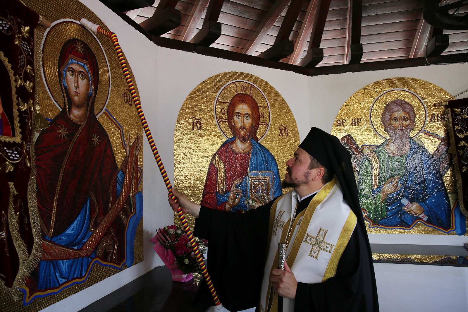 Biserica „Buna Vestire” din Piatra Neamț, resfințită de doi ierarhi. Sfântul lăcaș, monument istoric de la 1790