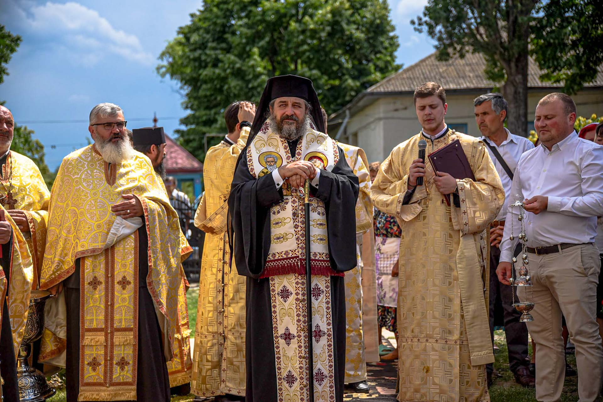 PS Nichifor a binecuvântat lucrările exterioare ale bisericii din Ionășeni