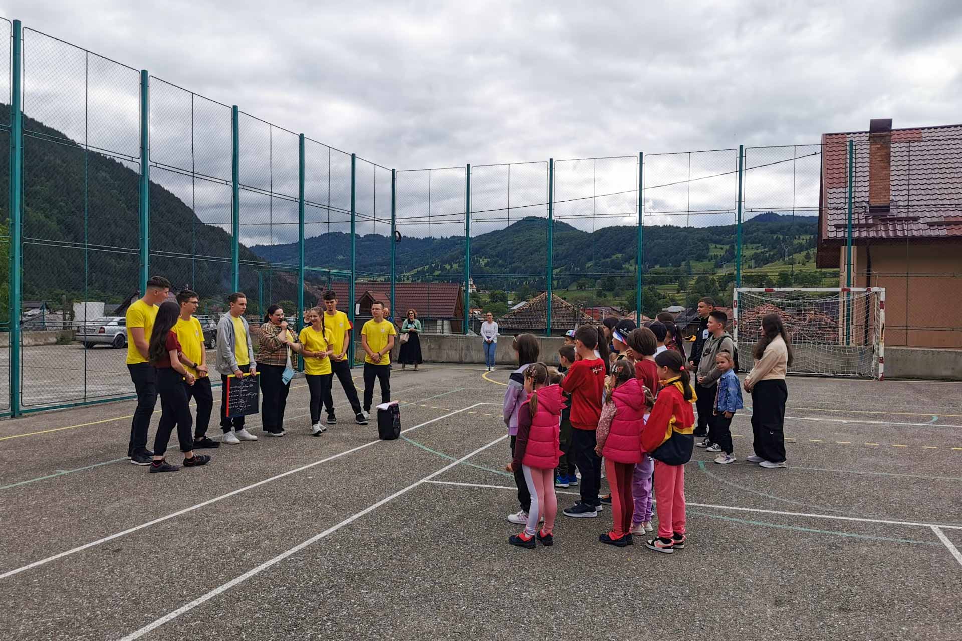 Tabăra din Pridvorul Satului