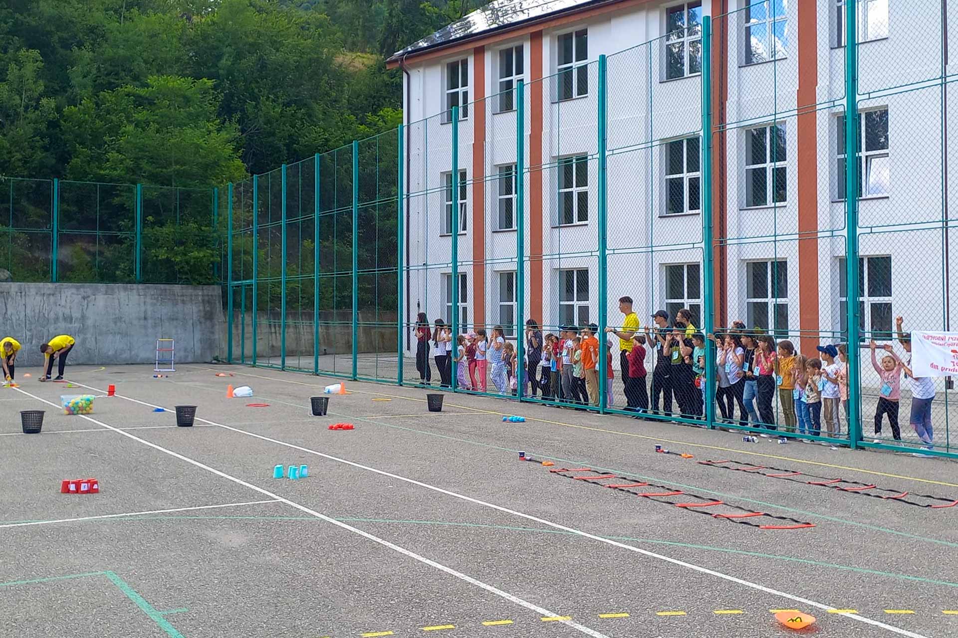 Tabăra din Pridvorul Satului