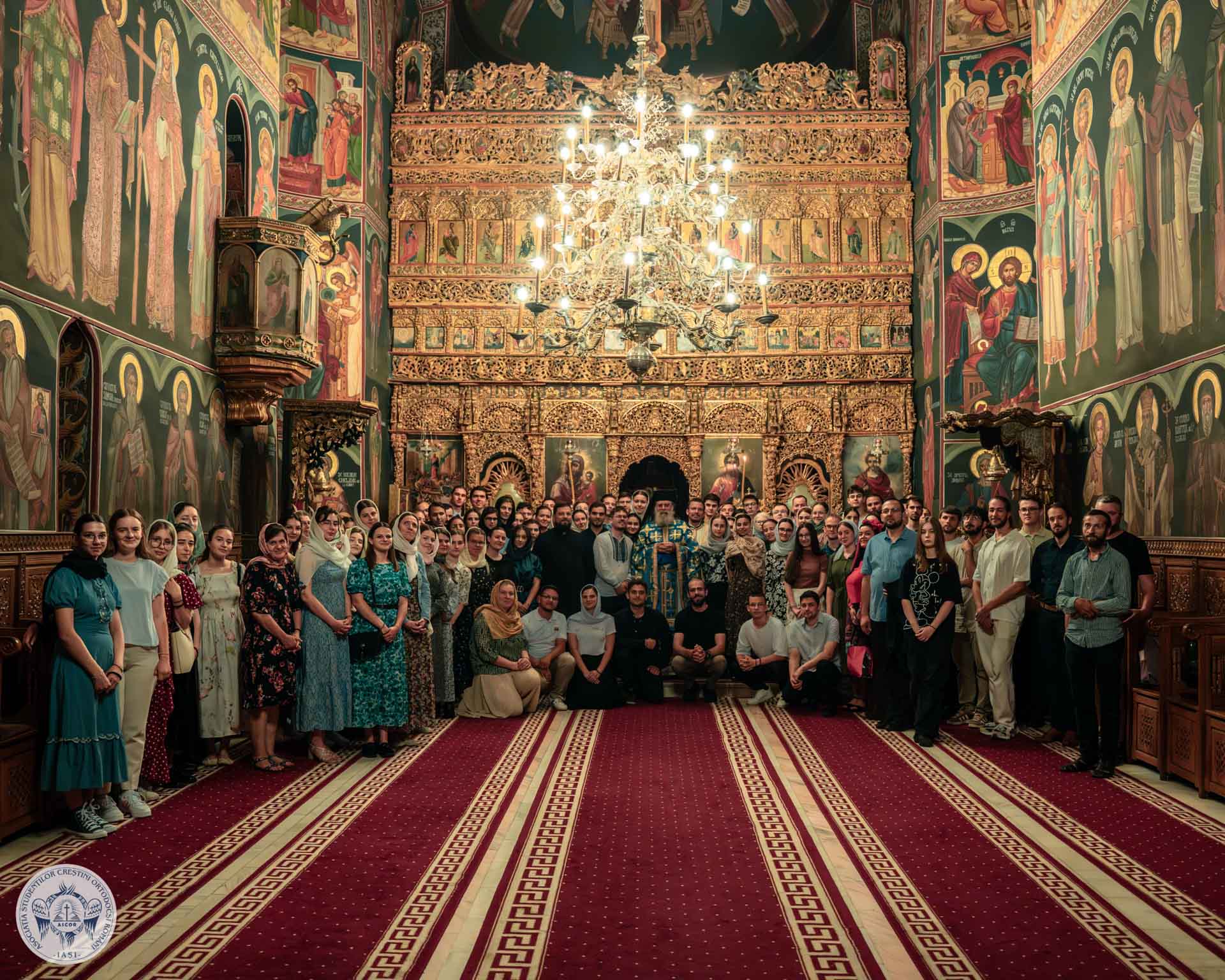 Ultima priveghere ASCOR din acest an universitar: Tinerii au adus mulțumire Sfântului Ierarh Grigorie Dascălul