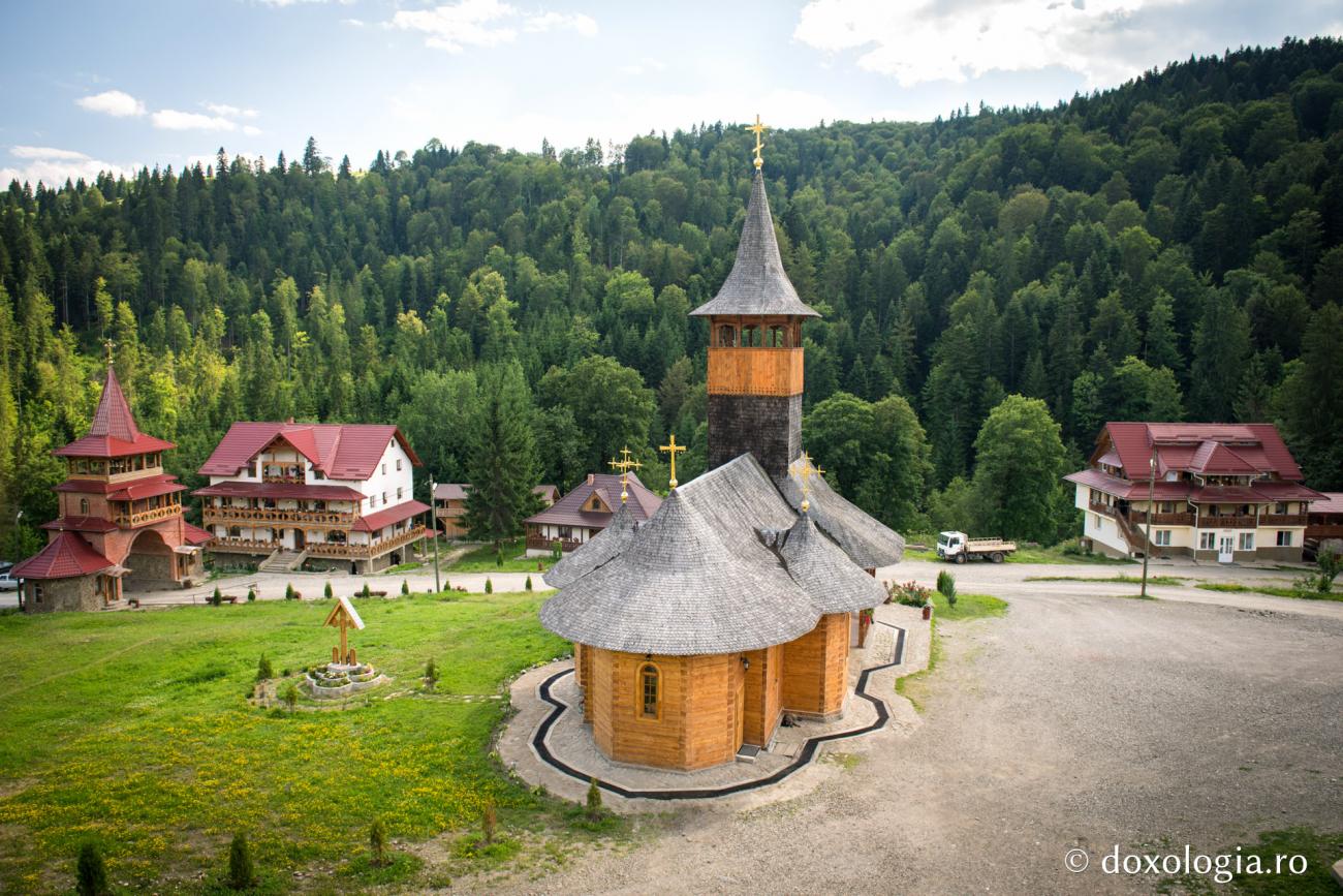 Biserica Mănăstirii Paltin