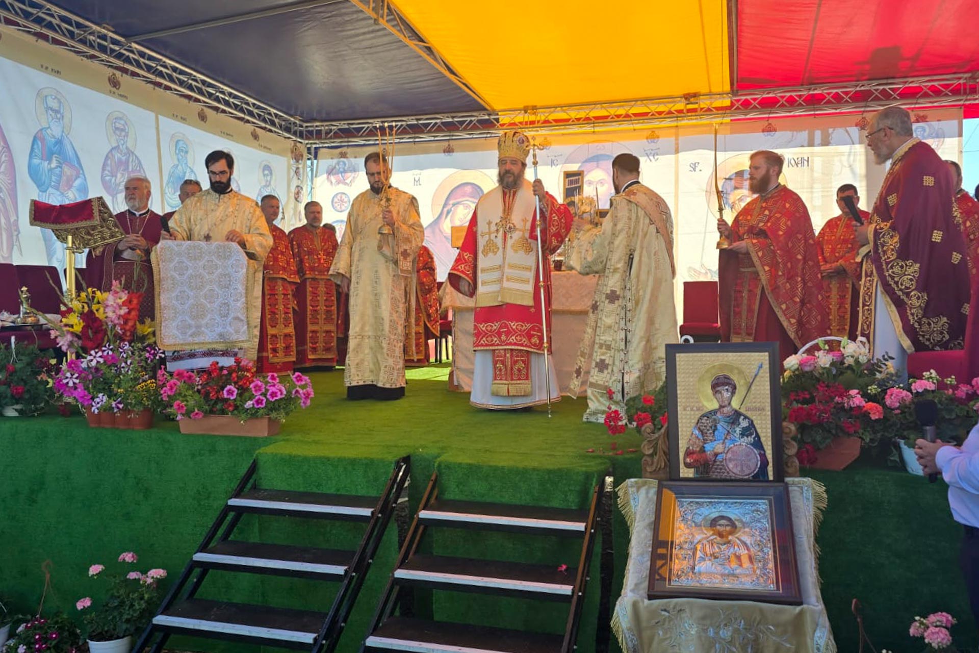 Slujire arhierească la Parohia Orțăști, Protopopiatul Târgu Neamț